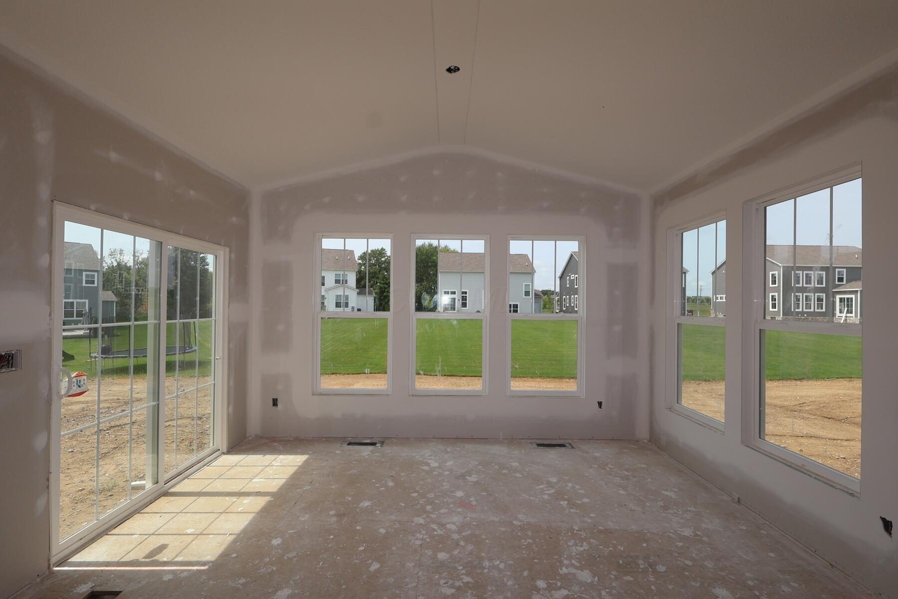 7329 Larkleaf Drive Property Photo 6