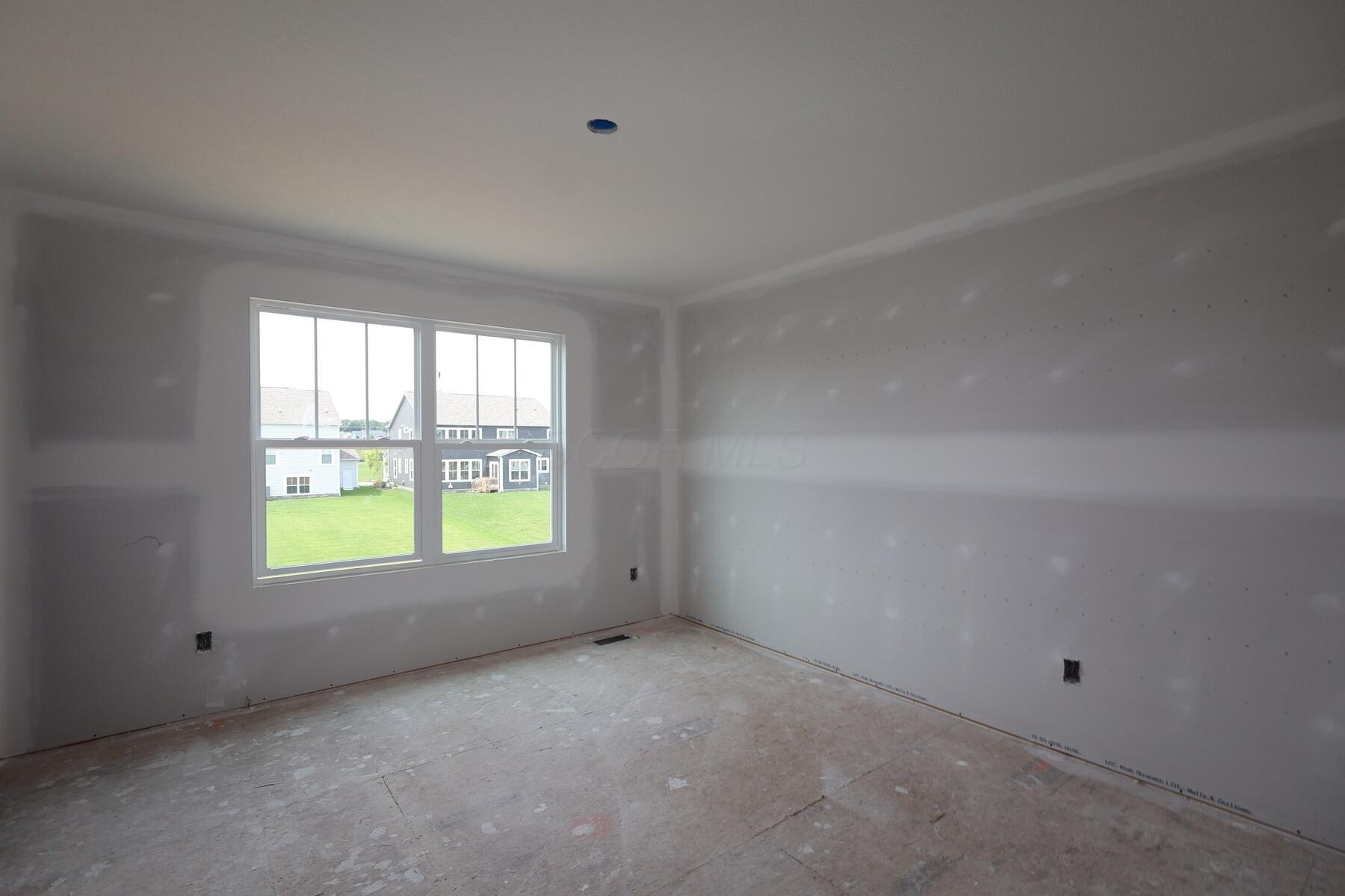 7329 Larkleaf Drive Property Photo 9