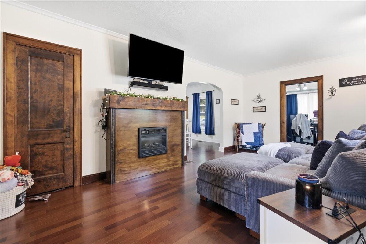 219 Euclid Avenue Property Photo 4