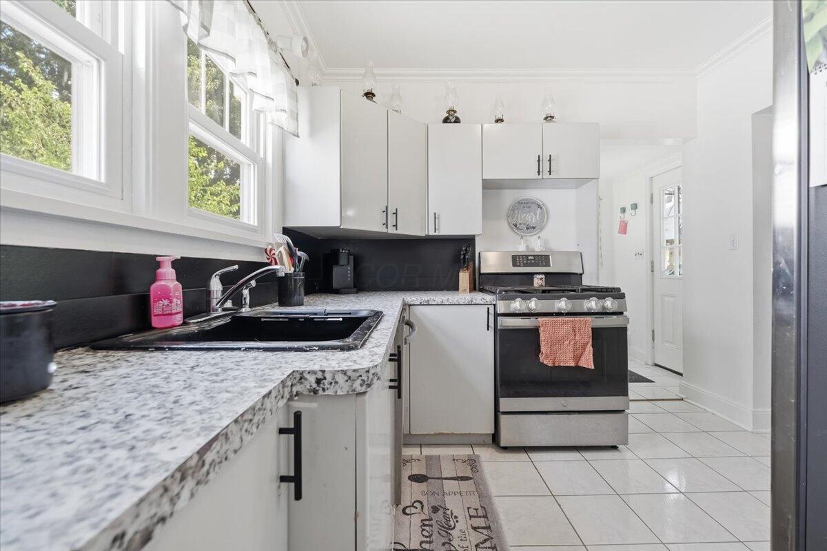219 Euclid Avenue Property Photo 10