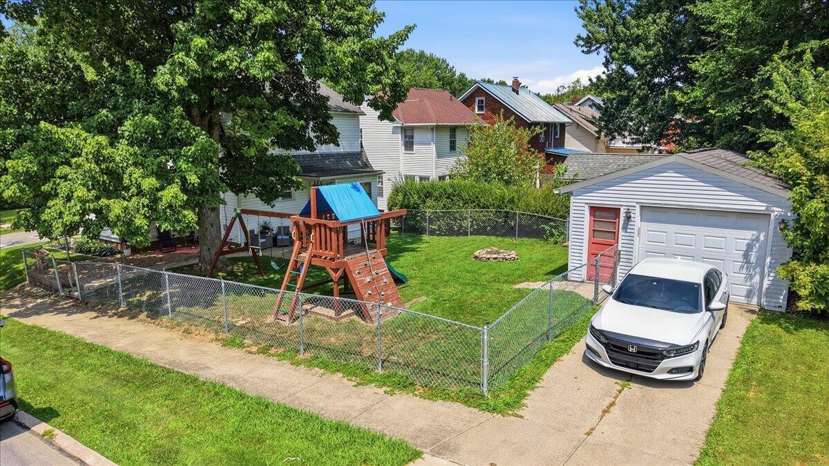 219 Euclid Avenue Property Photo 26