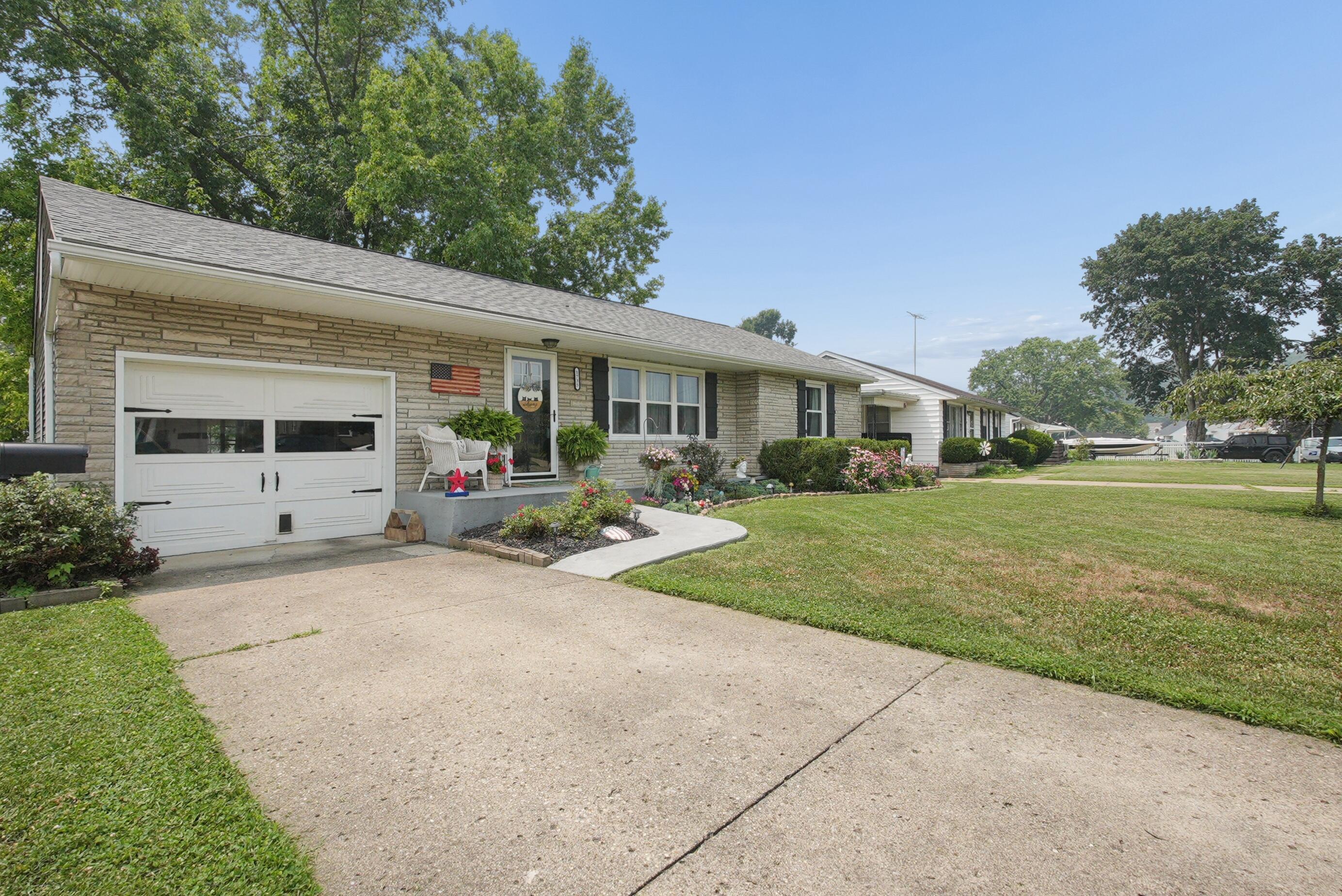 1735 Wacker Drive Property Photo 3