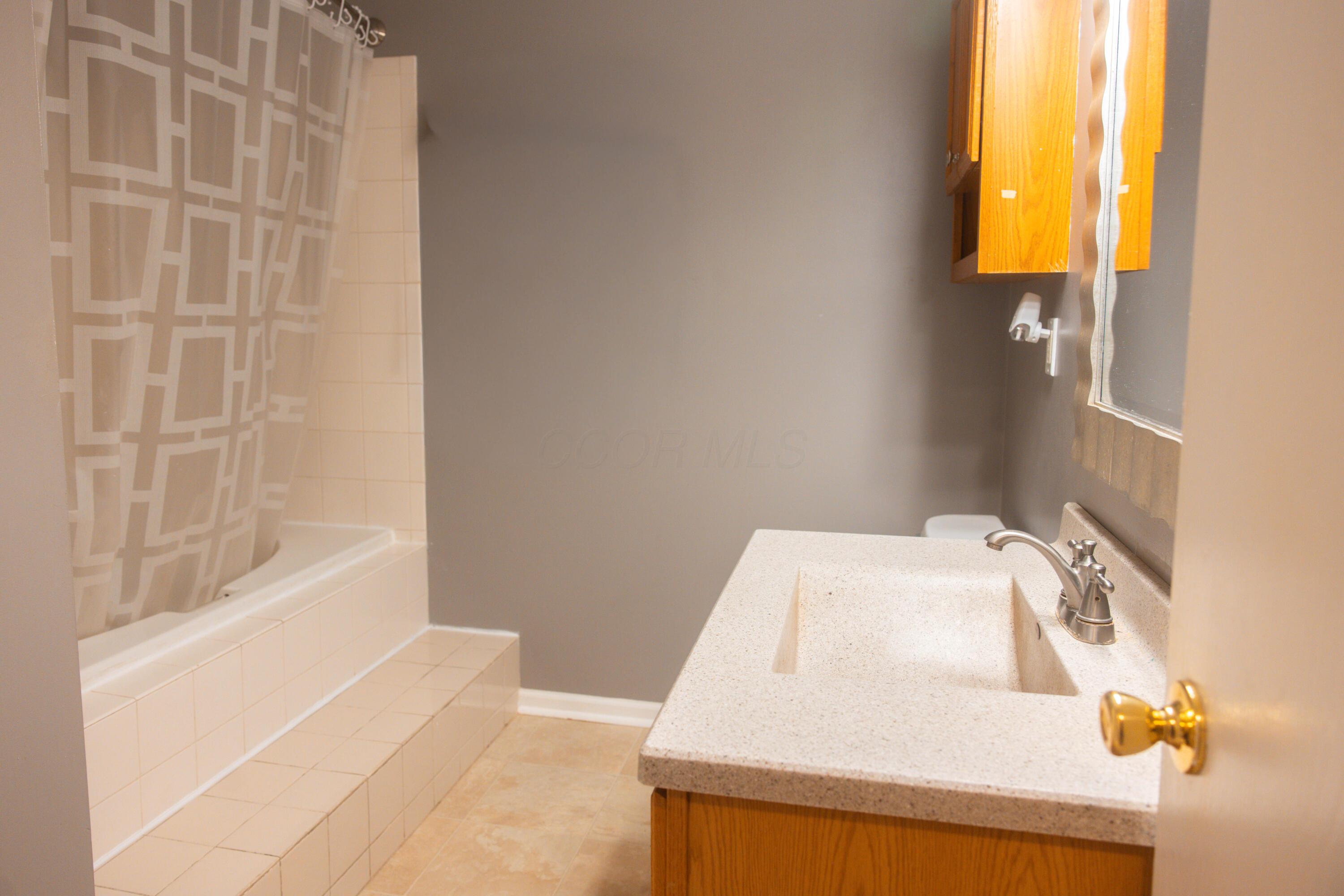 537 Ashwyck Court Property Photo 19
