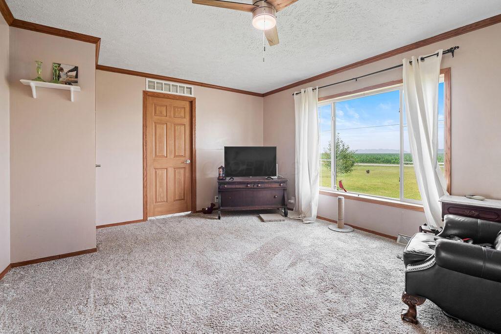 5800 N Section Line Road Property Photo 9