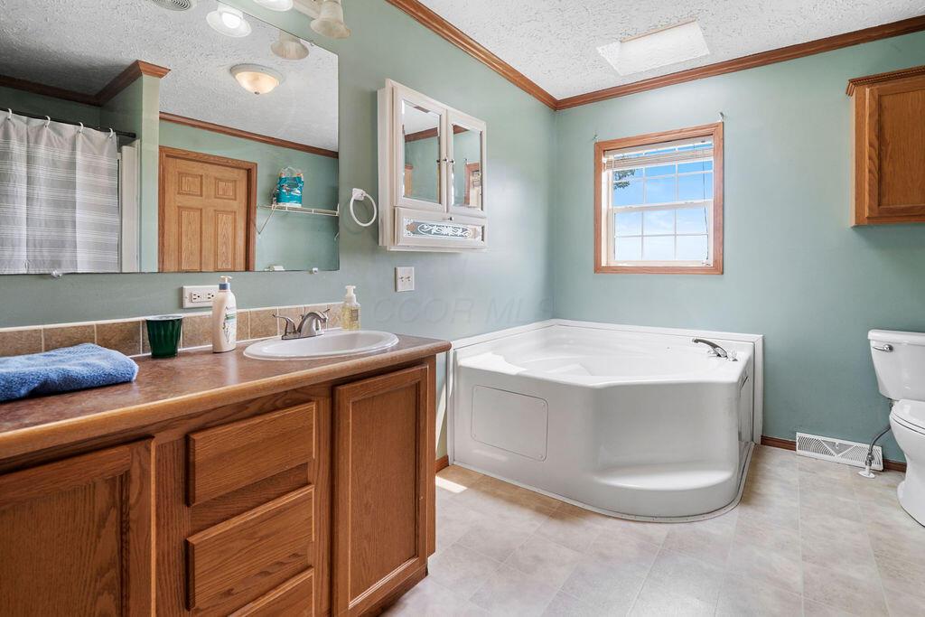 5800 N Section Line Road Property Photo 12
