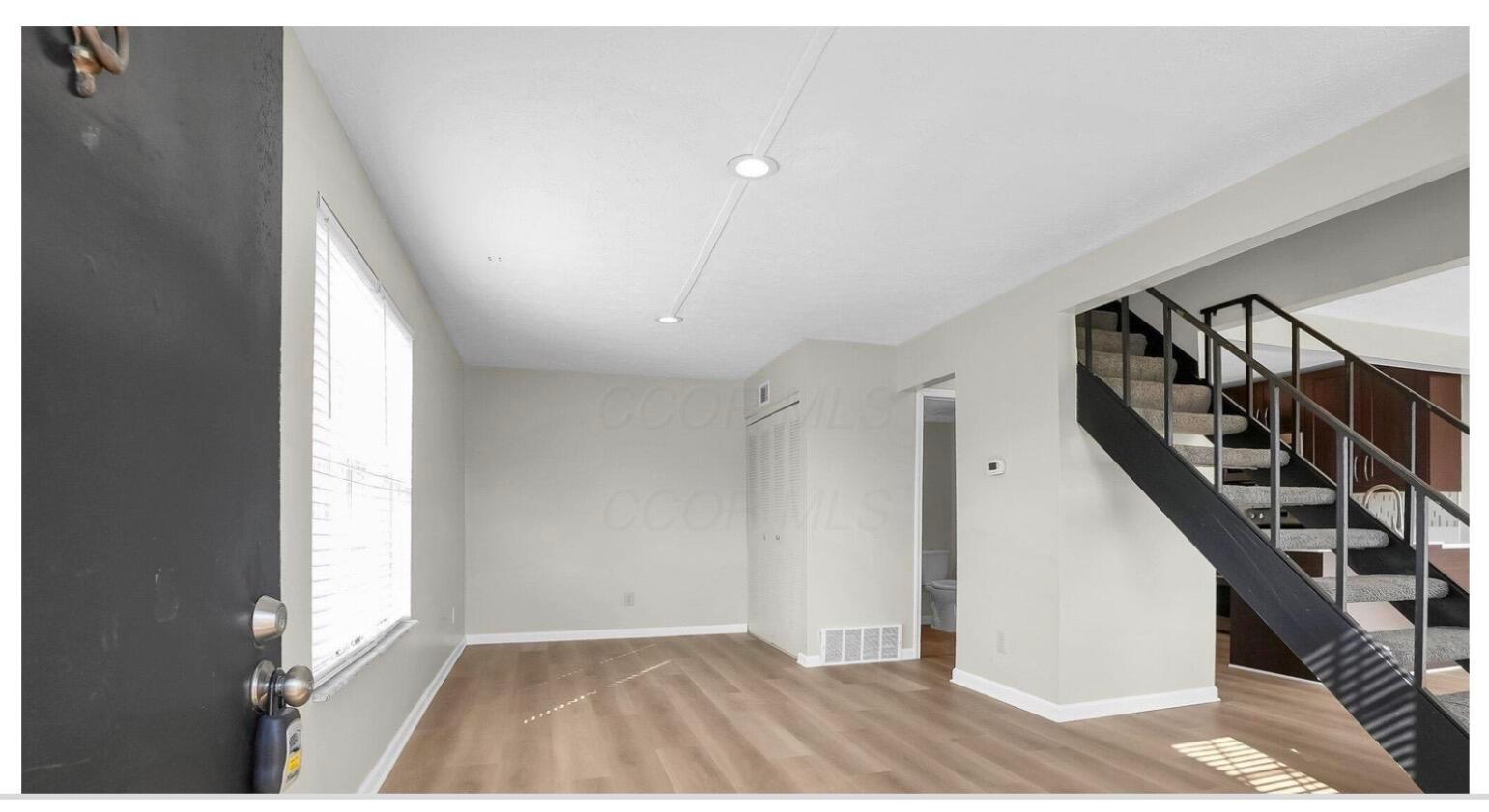2533 Broadleaf Court Property Photo 2