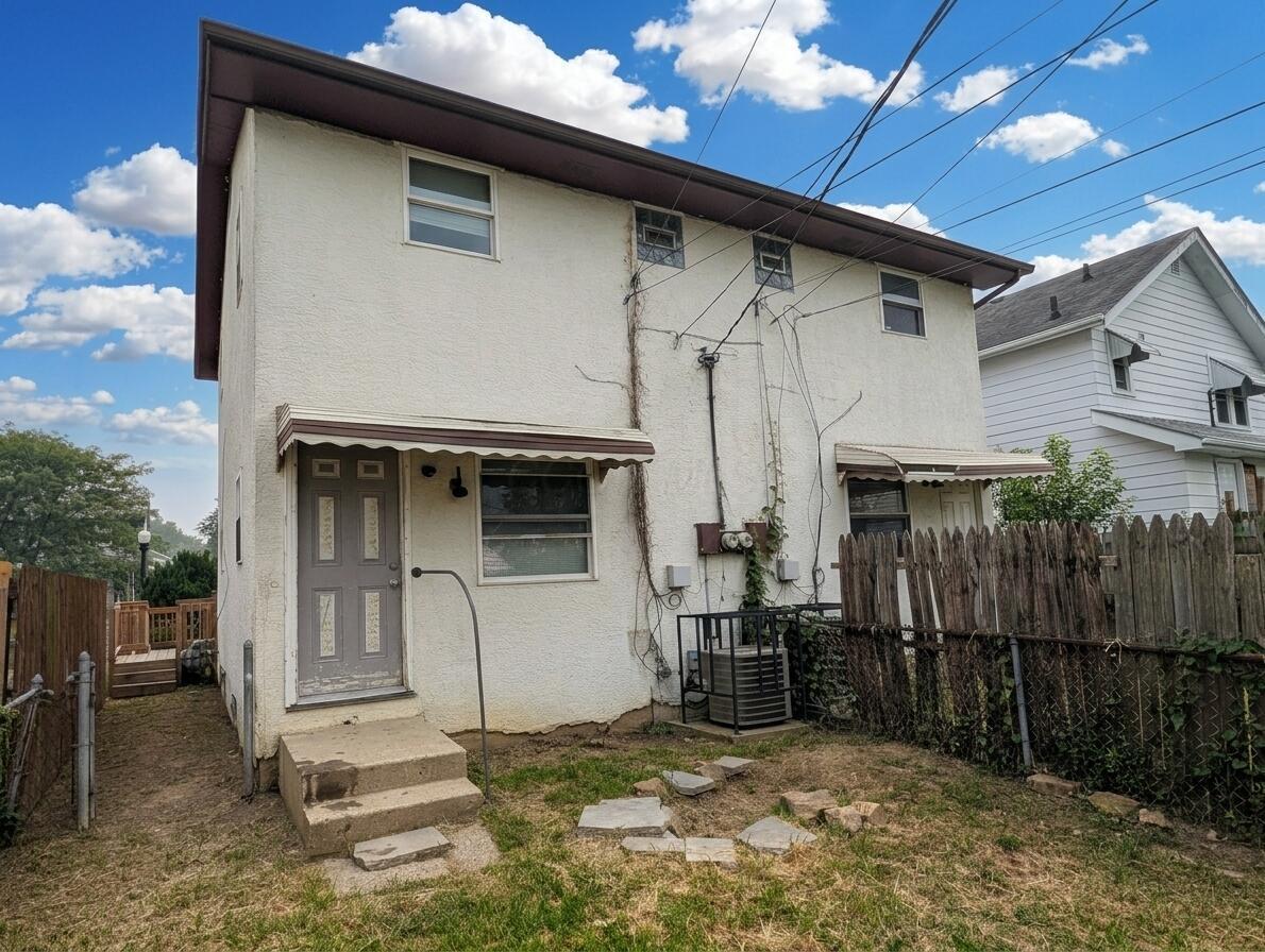 625-627 Wrexham Avenue Property Photo 3