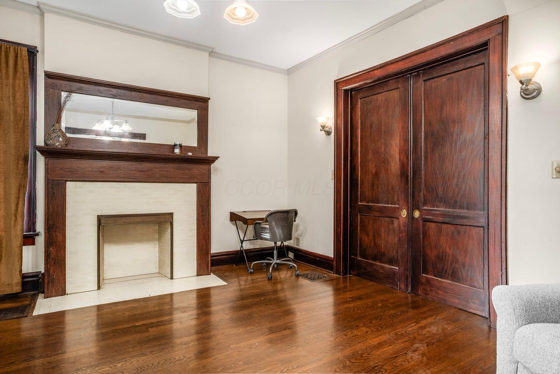 1735 Franklin Park S Property Photo 10