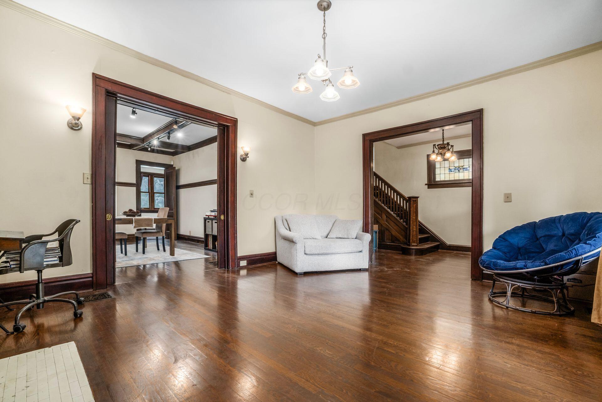 1735 Franklin Park S Property Photo 11