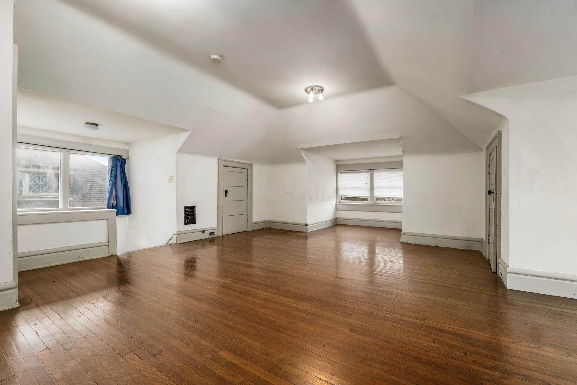 1735 Franklin Park S Property Photo 34