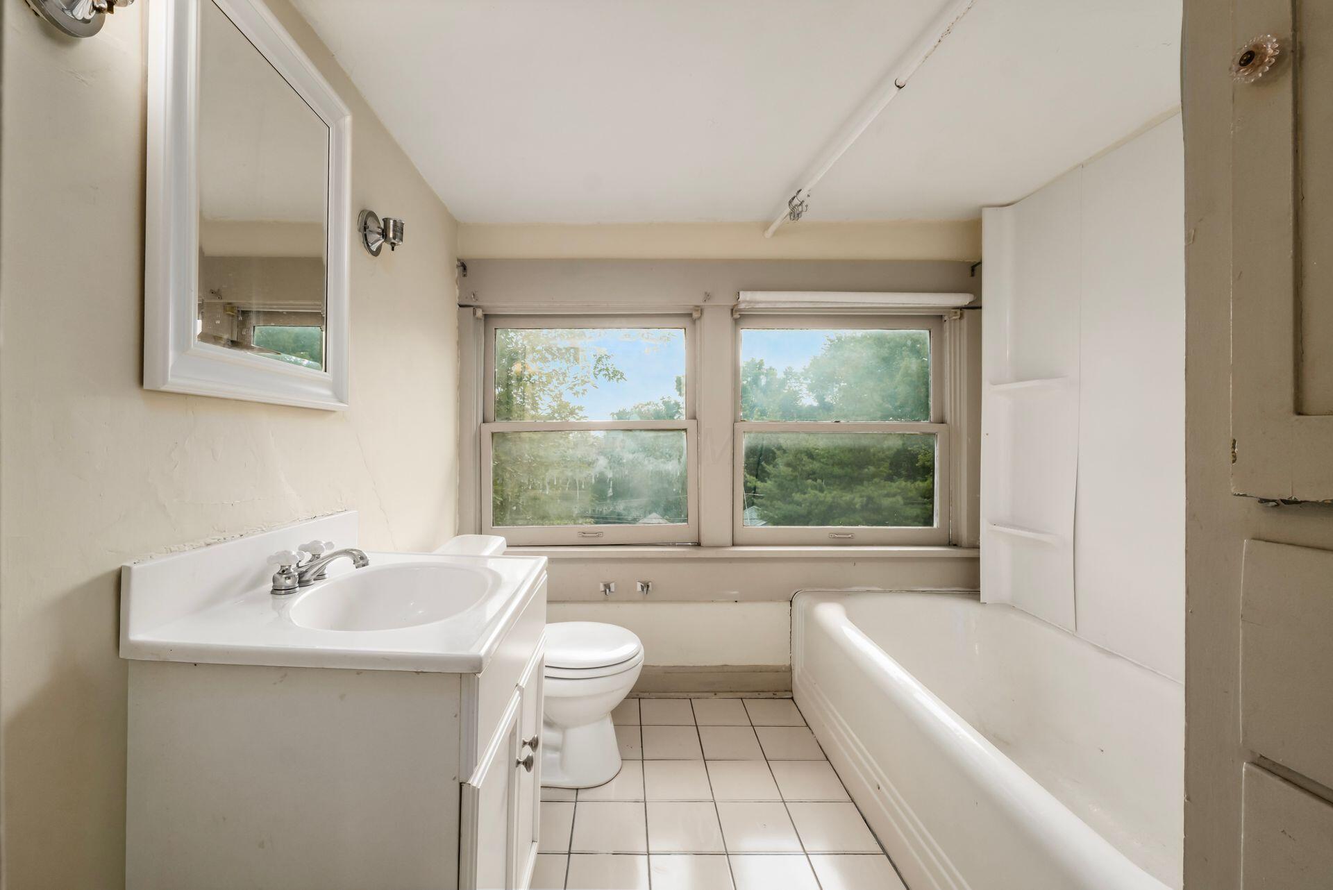 1735 Franklin Park S Property Photo 35