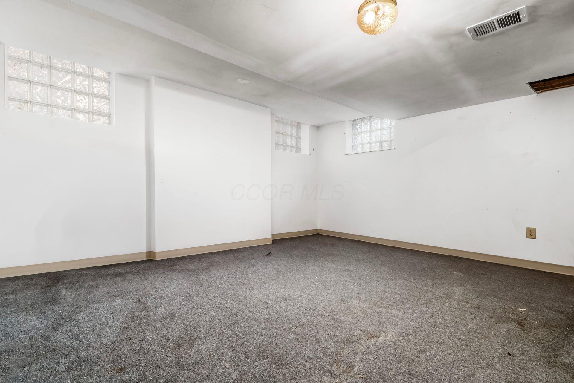 1735 Franklin Park S Property Photo 37