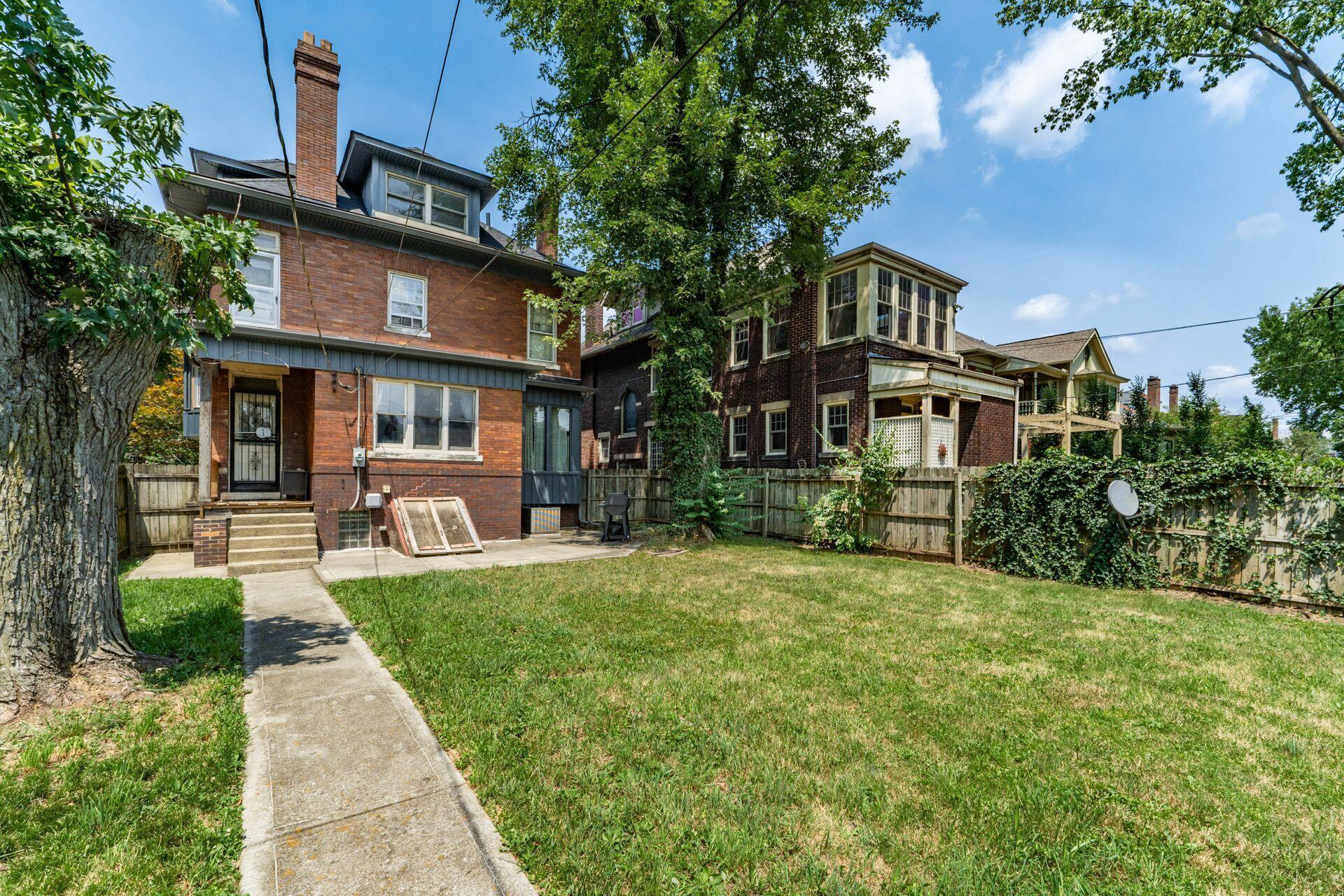 1735 Franklin Park S Property Photo 43