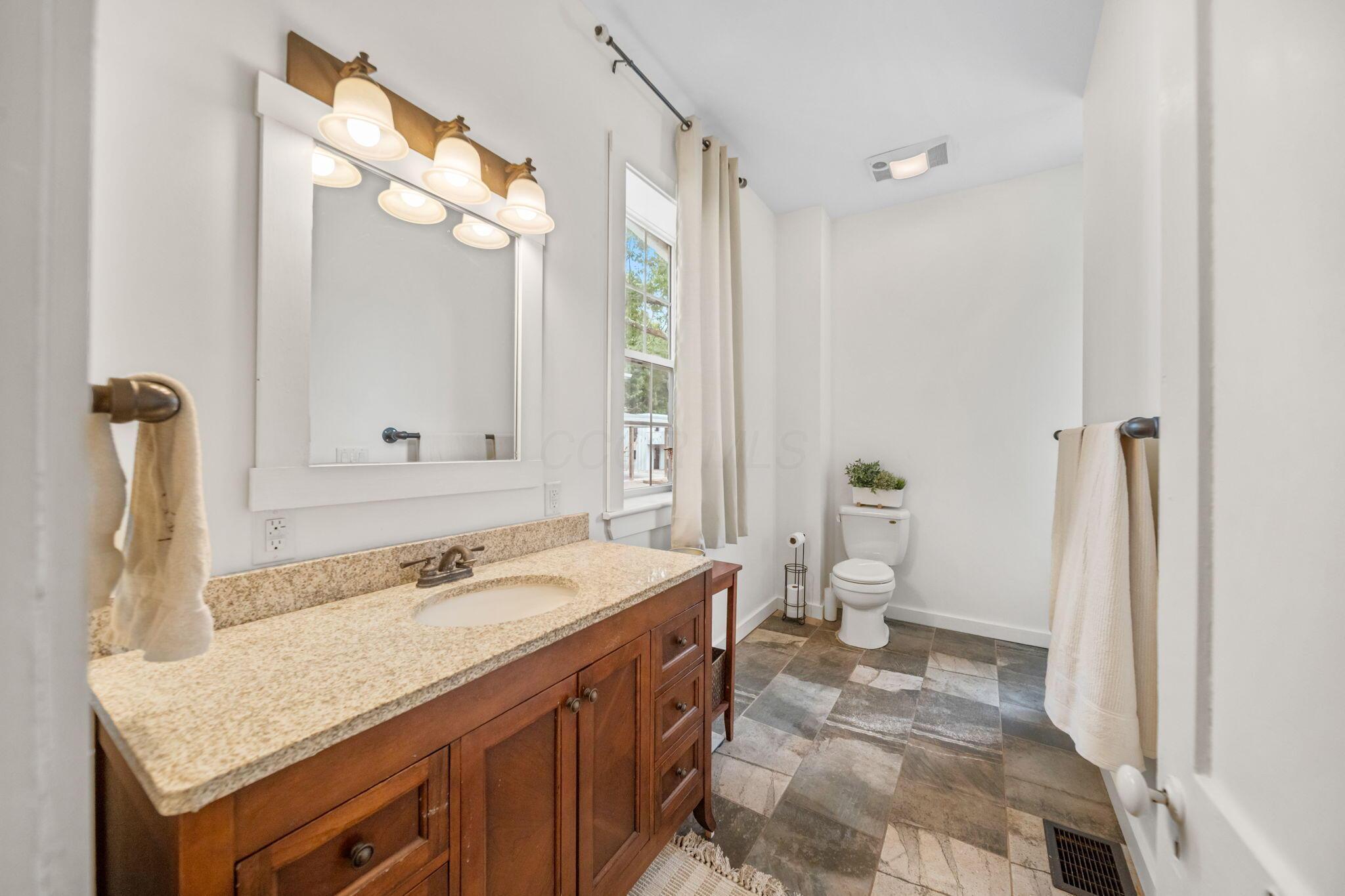 832 Pershing Drive Property Photo 8