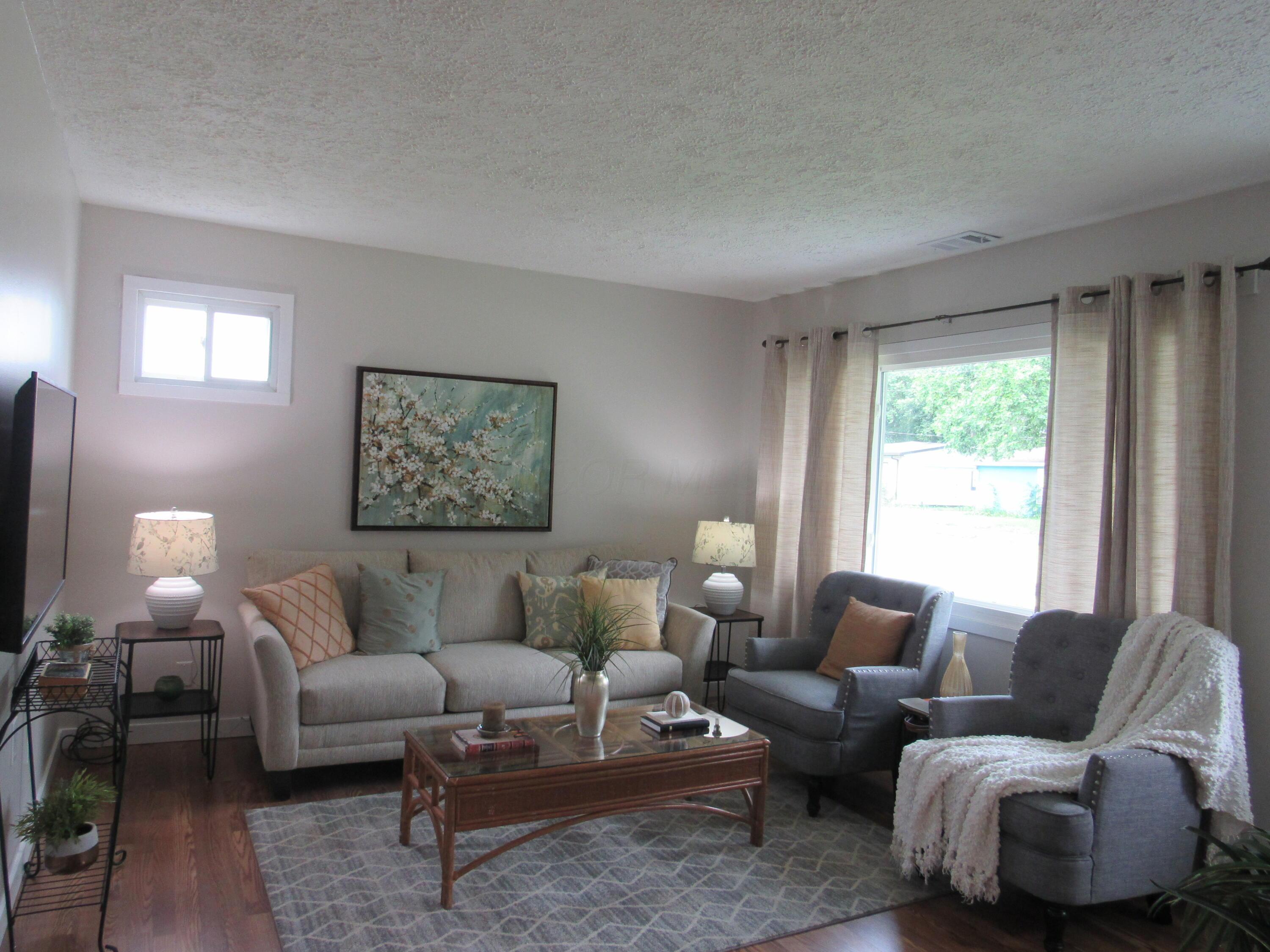 471 Stella Avenue Property Photo 2