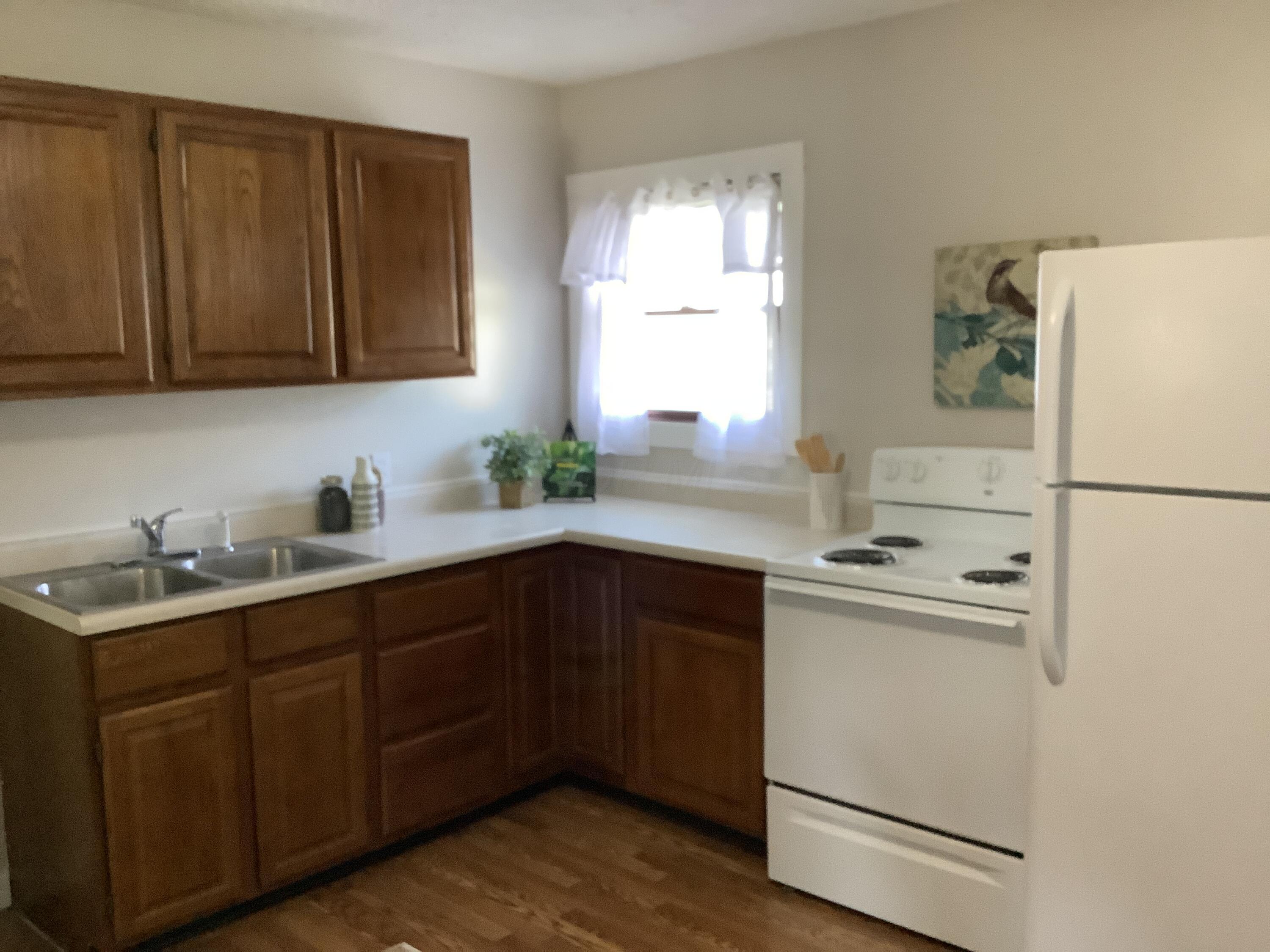 471 Stella Avenue Property Photo 5