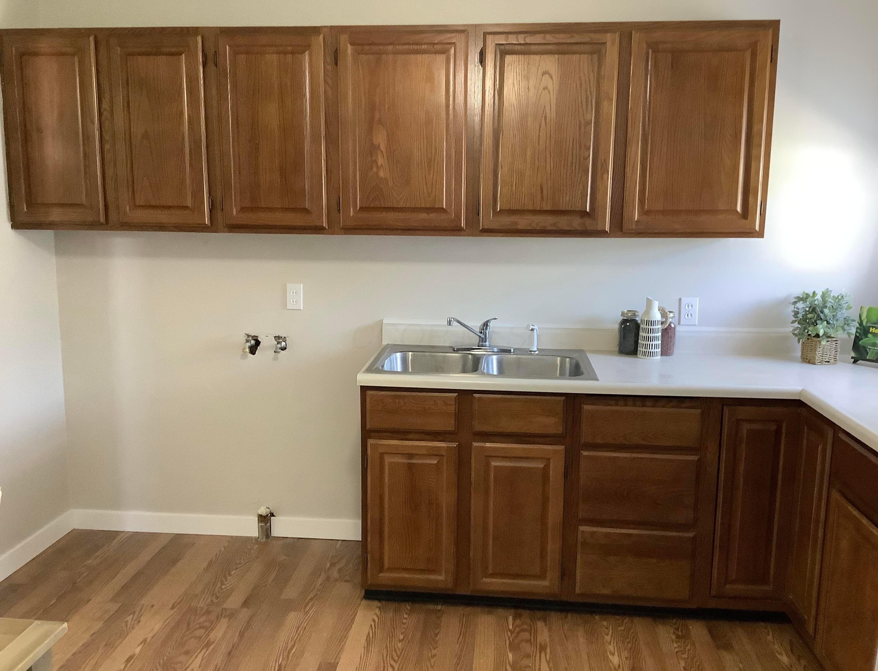 471 Stella Avenue Property Photo 6