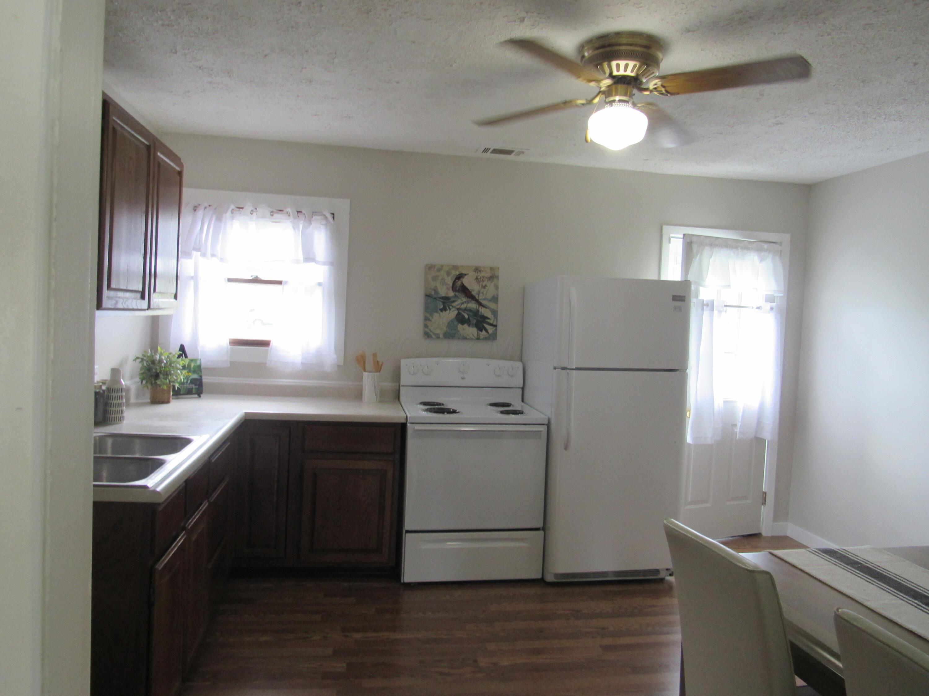 471 Stella Avenue Property Photo 8