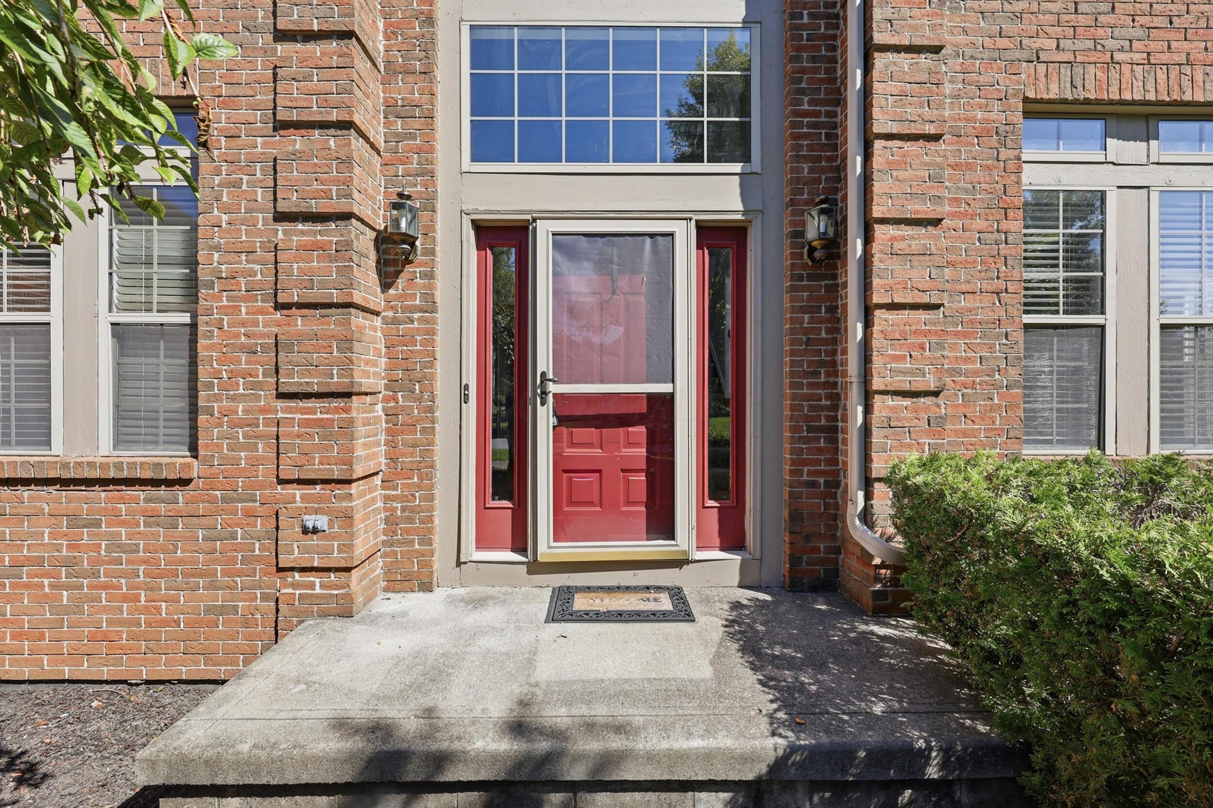 6498 Ringsend Court Property Photo 3