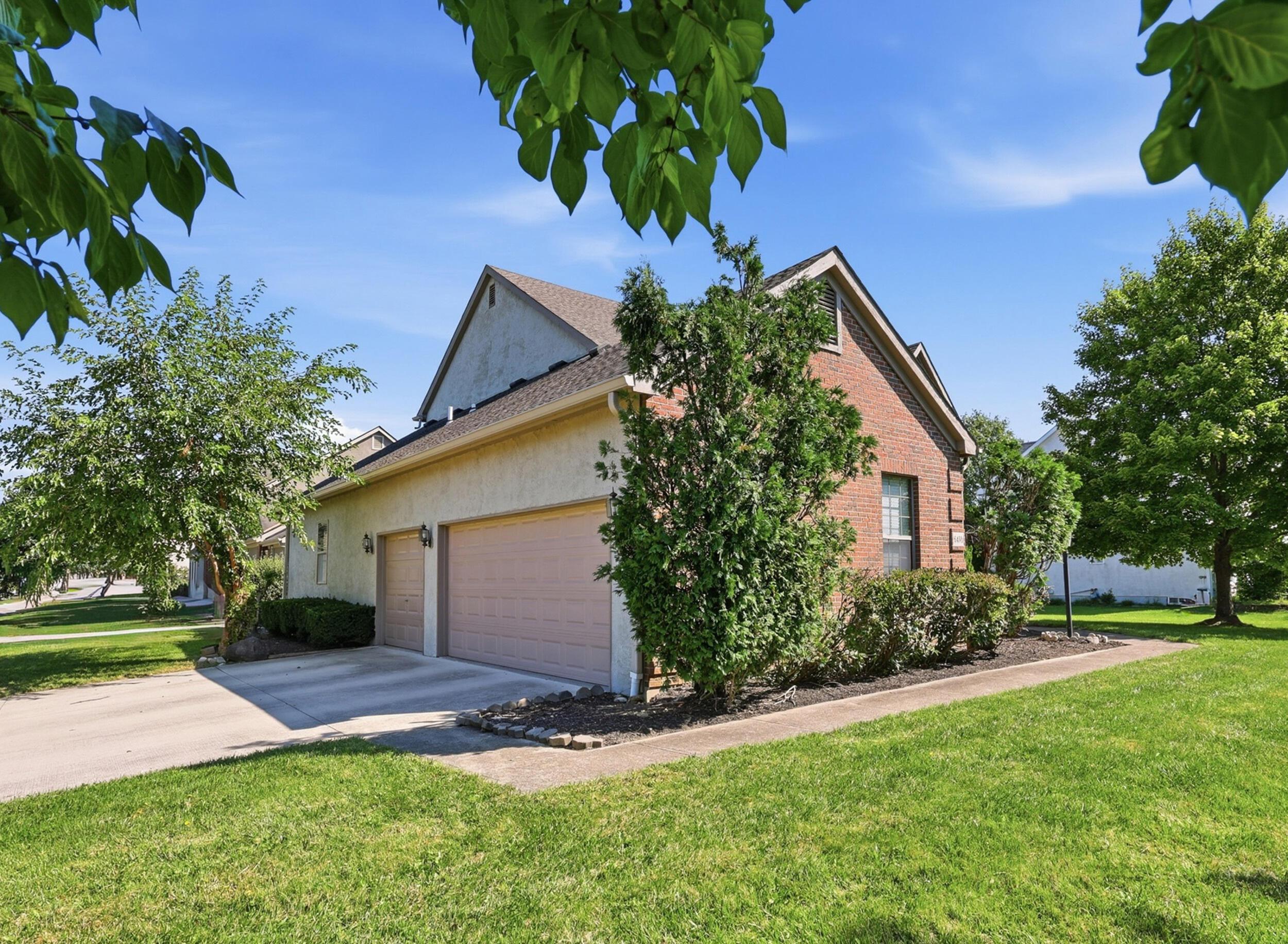 6498 Ringsend Court Property Photo 4
