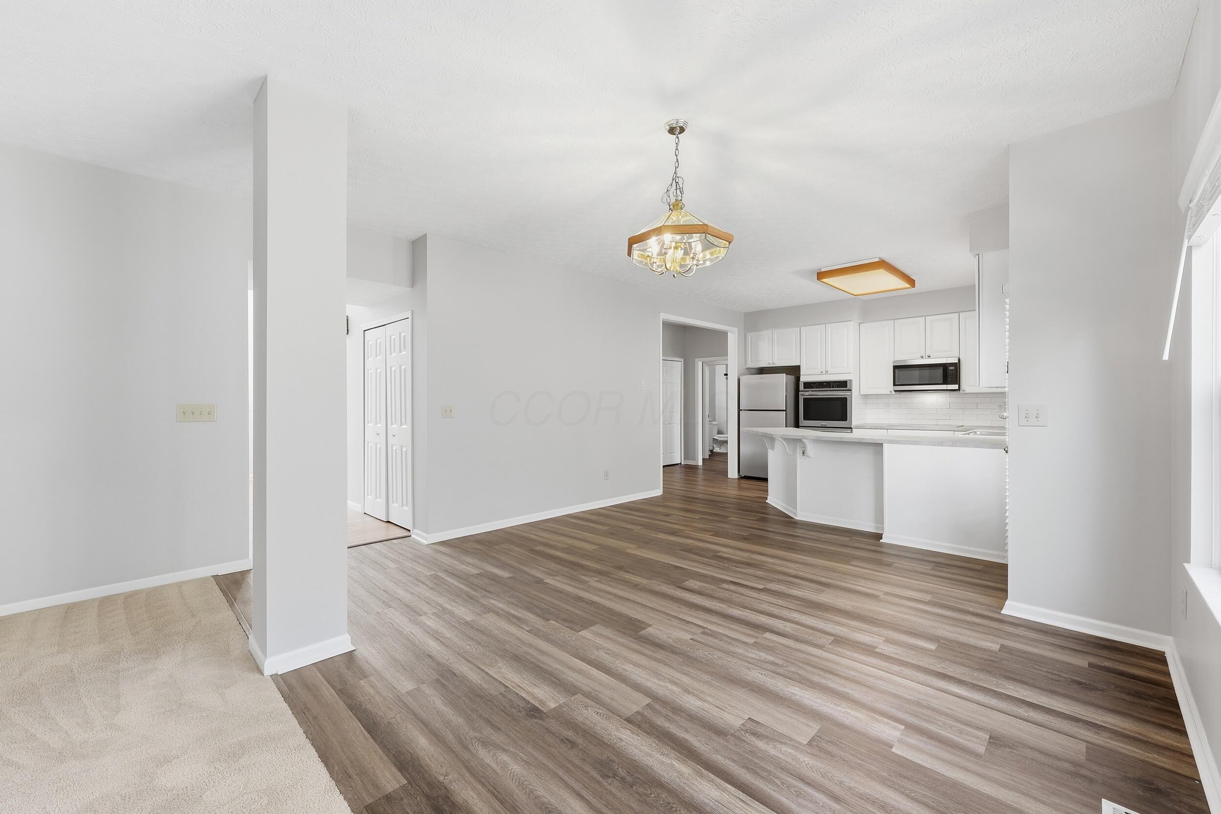 6498 Ringsend Court Property Photo 12