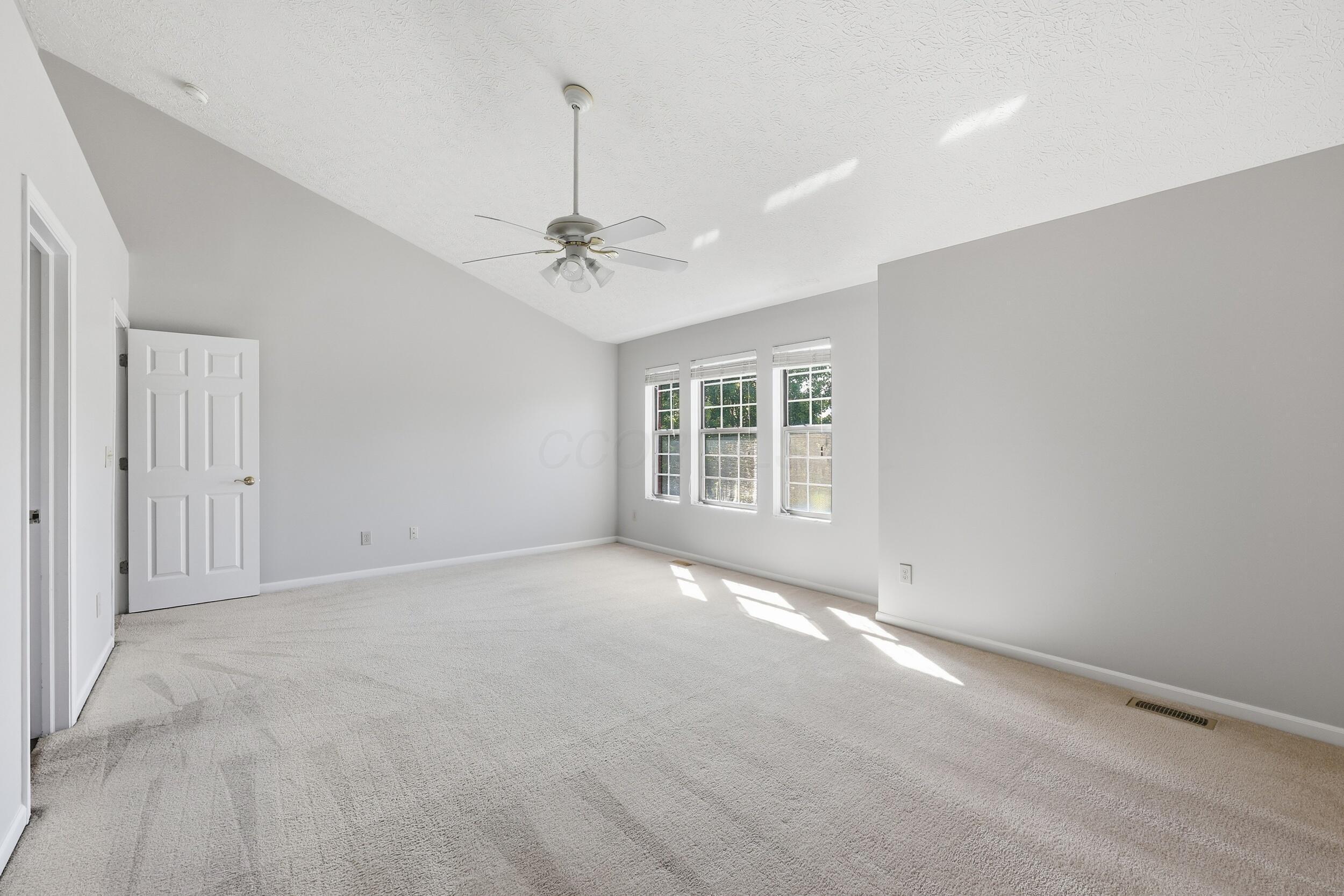 6498 Ringsend Court Property Photo 23