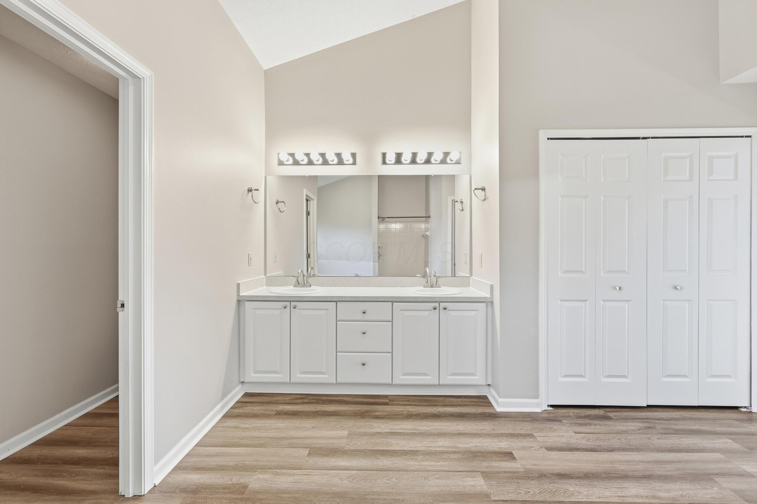 6498 Ringsend Court Property Photo 24