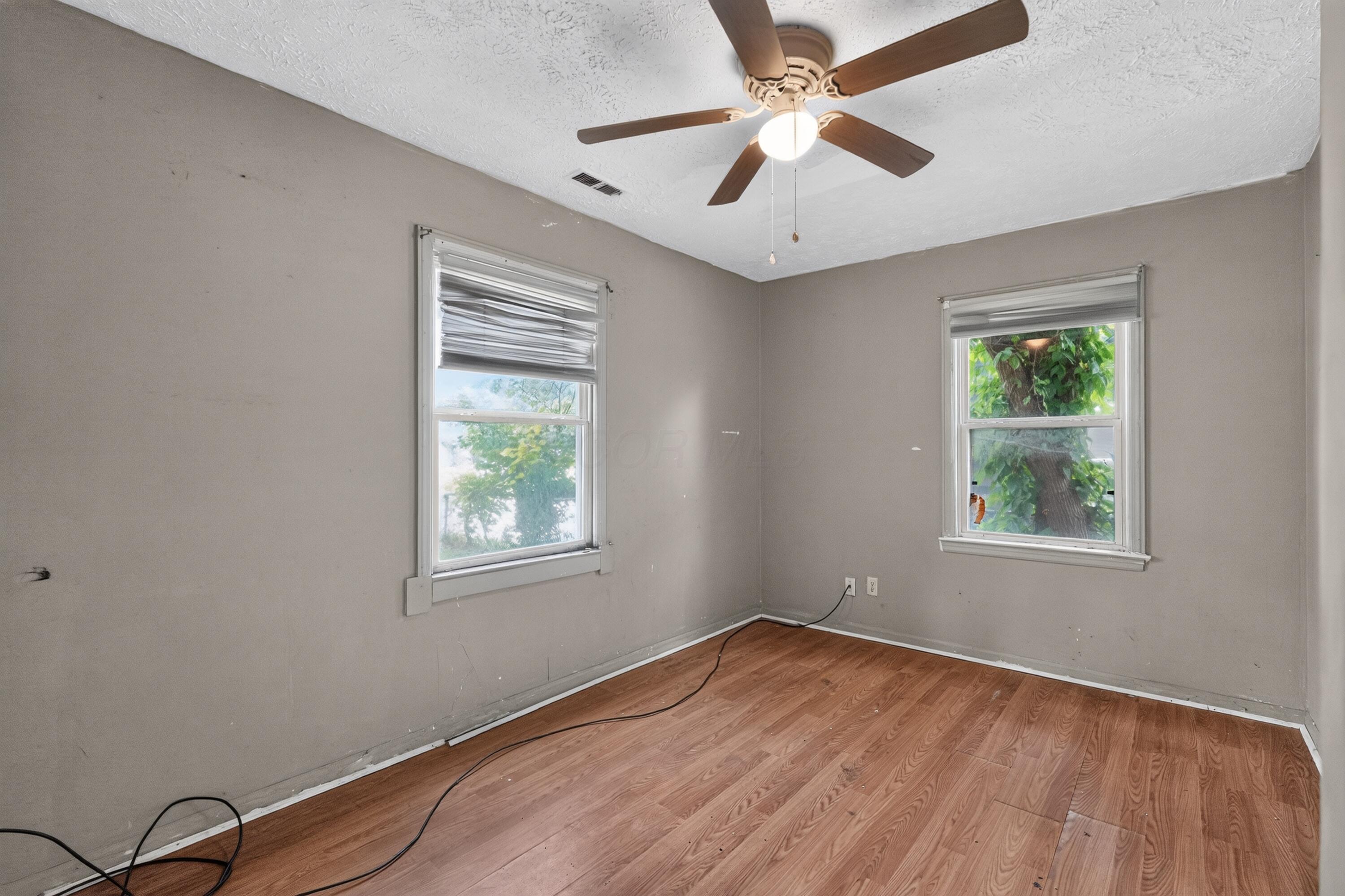2405 Lindale Road Property Photo 6