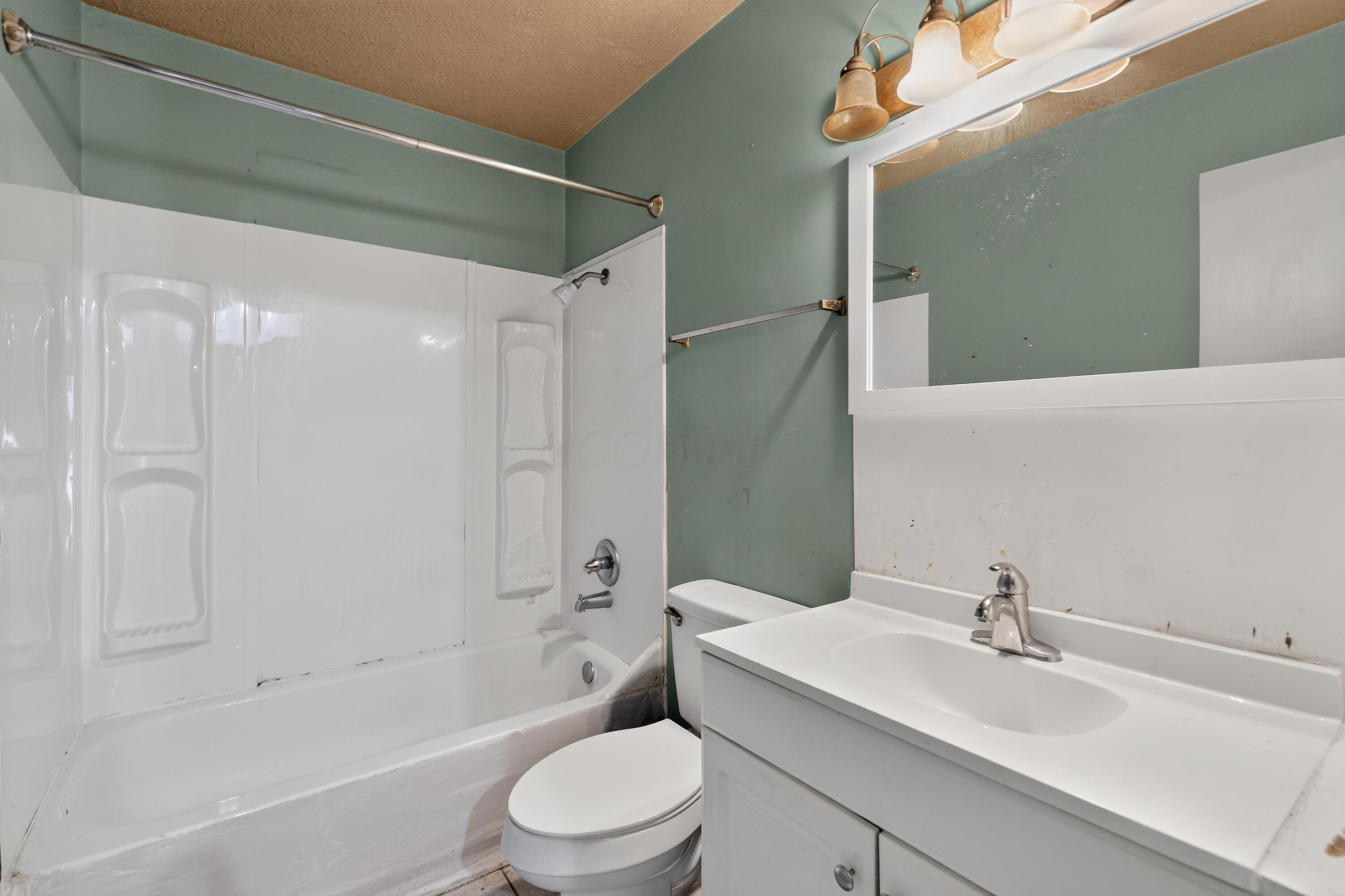 2405 Lindale Road Property Photo 8