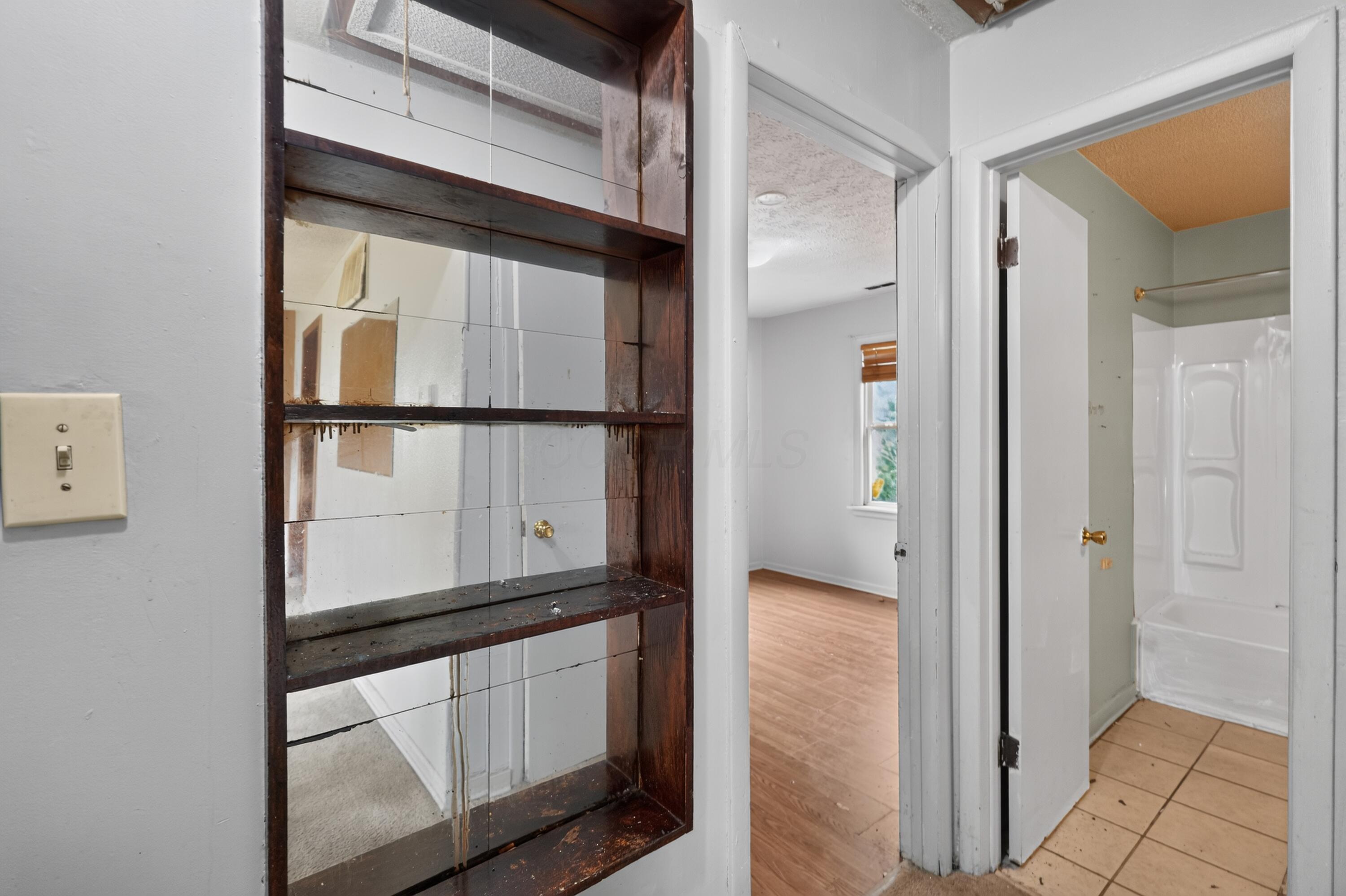 2405 Lindale Road Property Photo 10