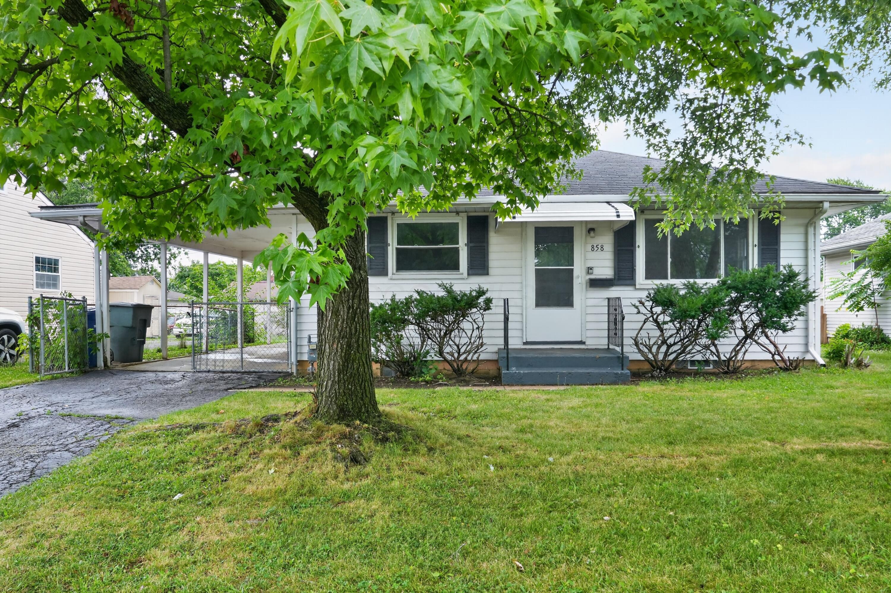 858 W Stephen Drive W Property Photo 1