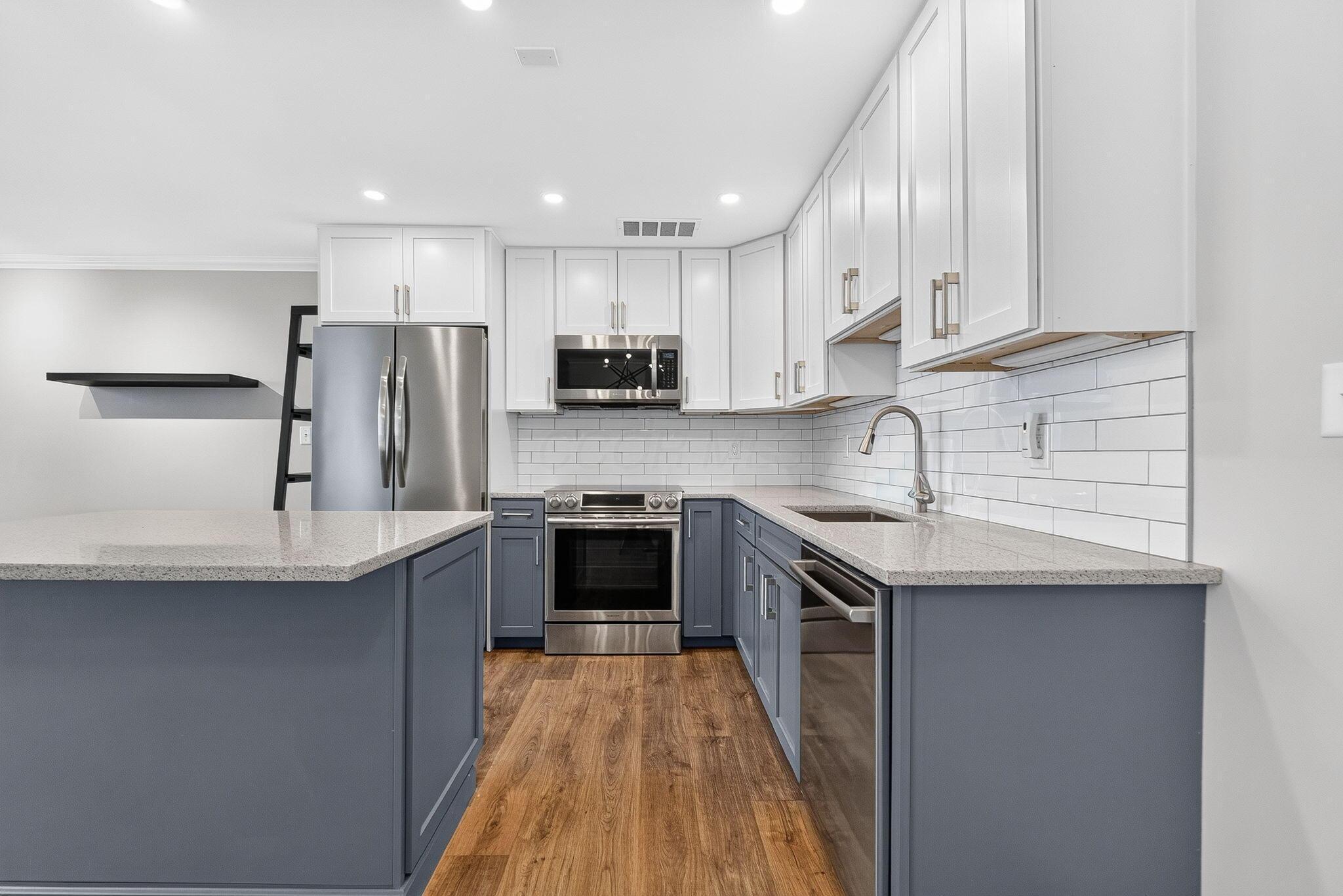 1000 Urlin Avenue, 1415 Property Photo 8