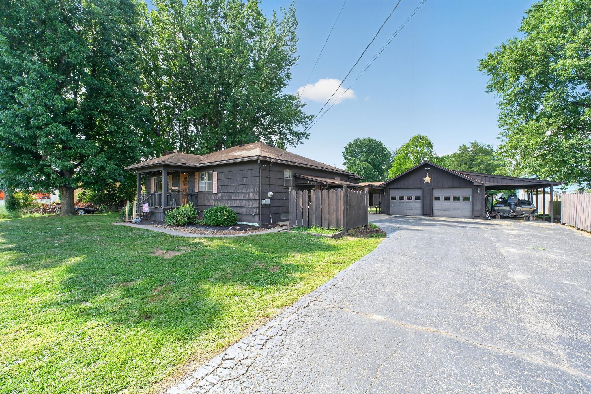 10 Oak Street Property Photo 1
