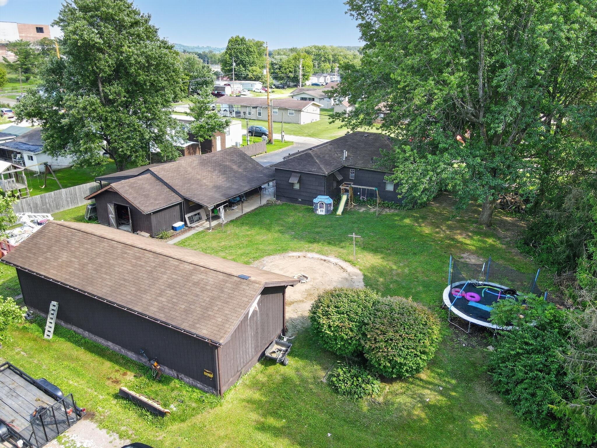 10 Oak Street Property Photo 2