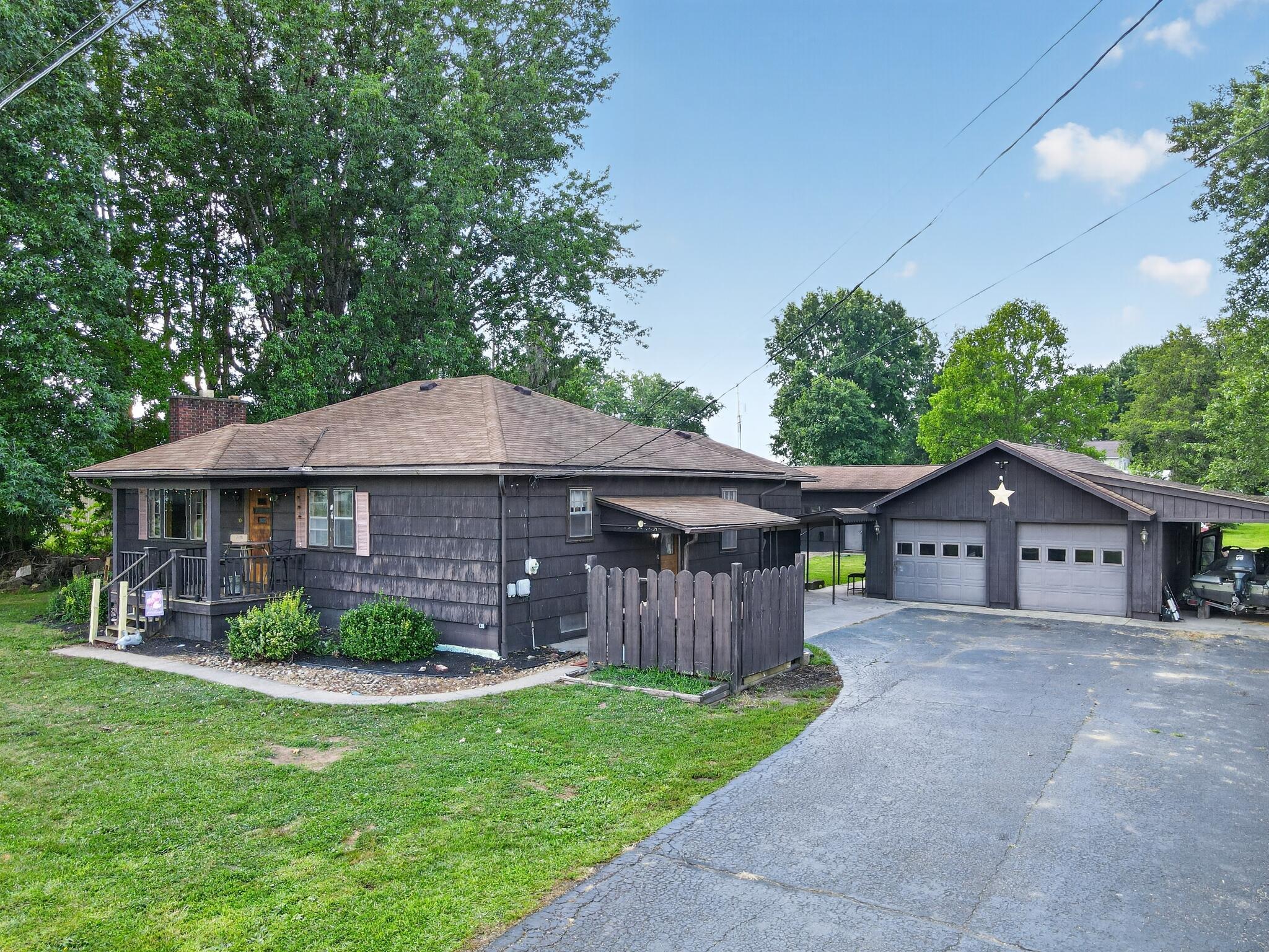 10 Oak Street Property Photo 3