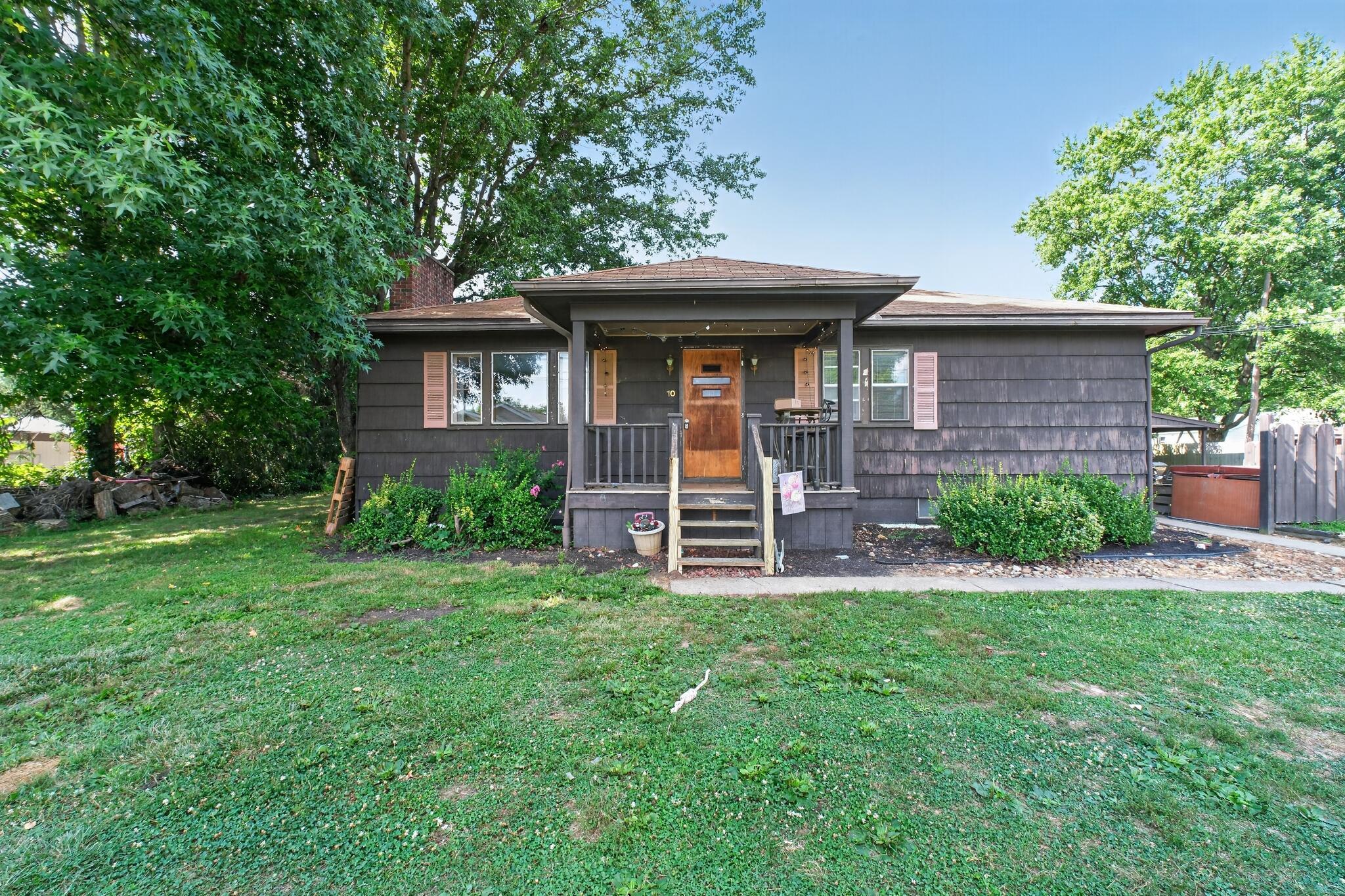 10 Oak Street Property Photo 7