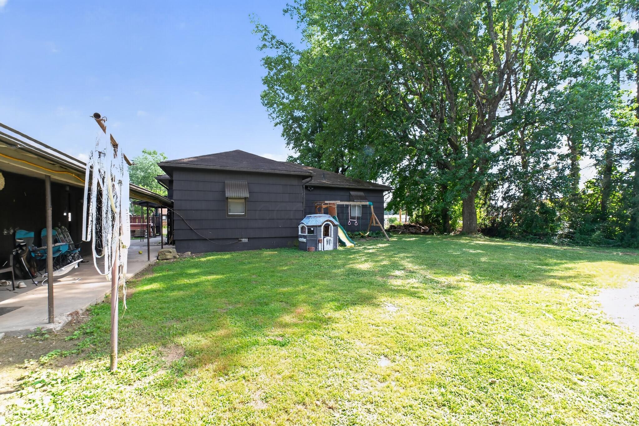 10 Oak Street Property Photo 38