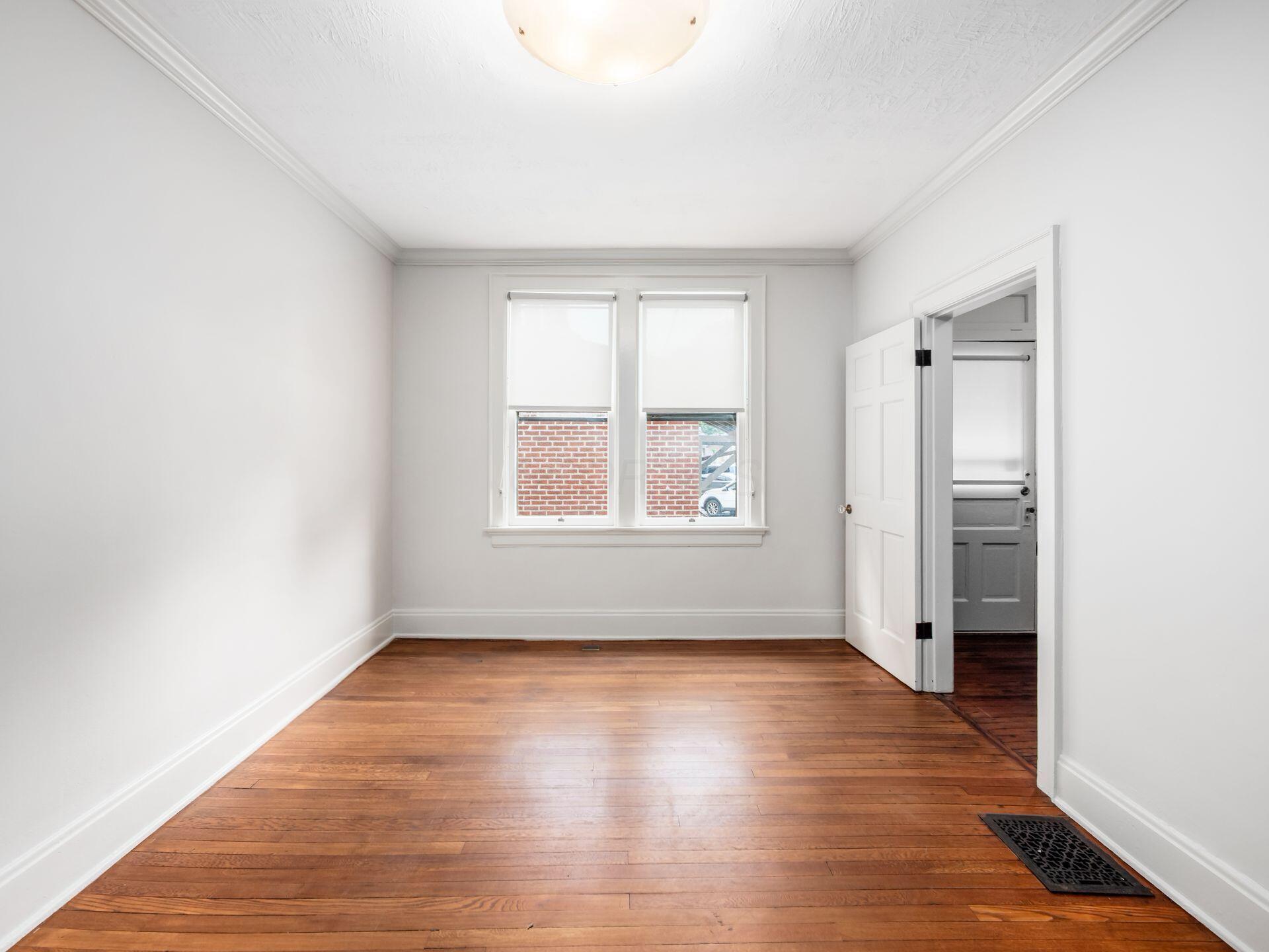 824 S High Street, 3 Property Photo 18