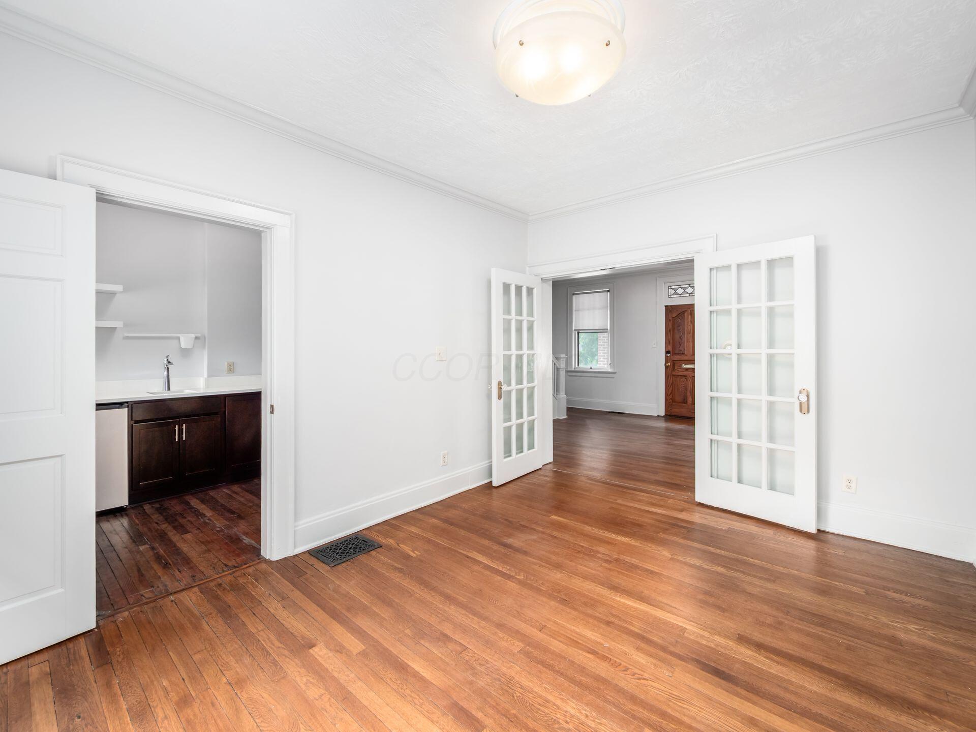 824 S High Street, 3 Property Photo 19