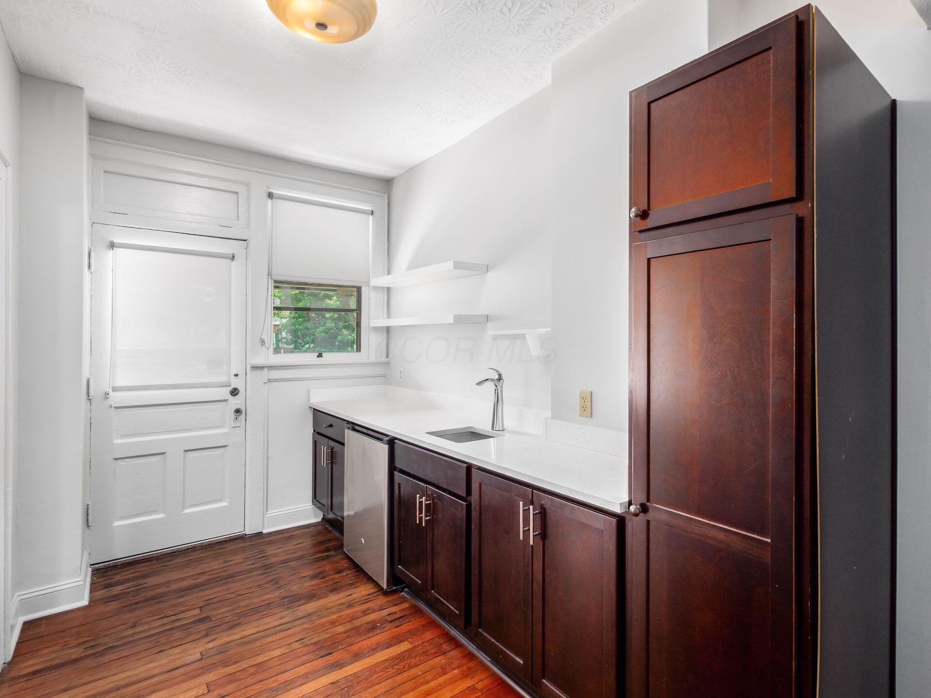 824 S High Street, 3 Property Photo 21