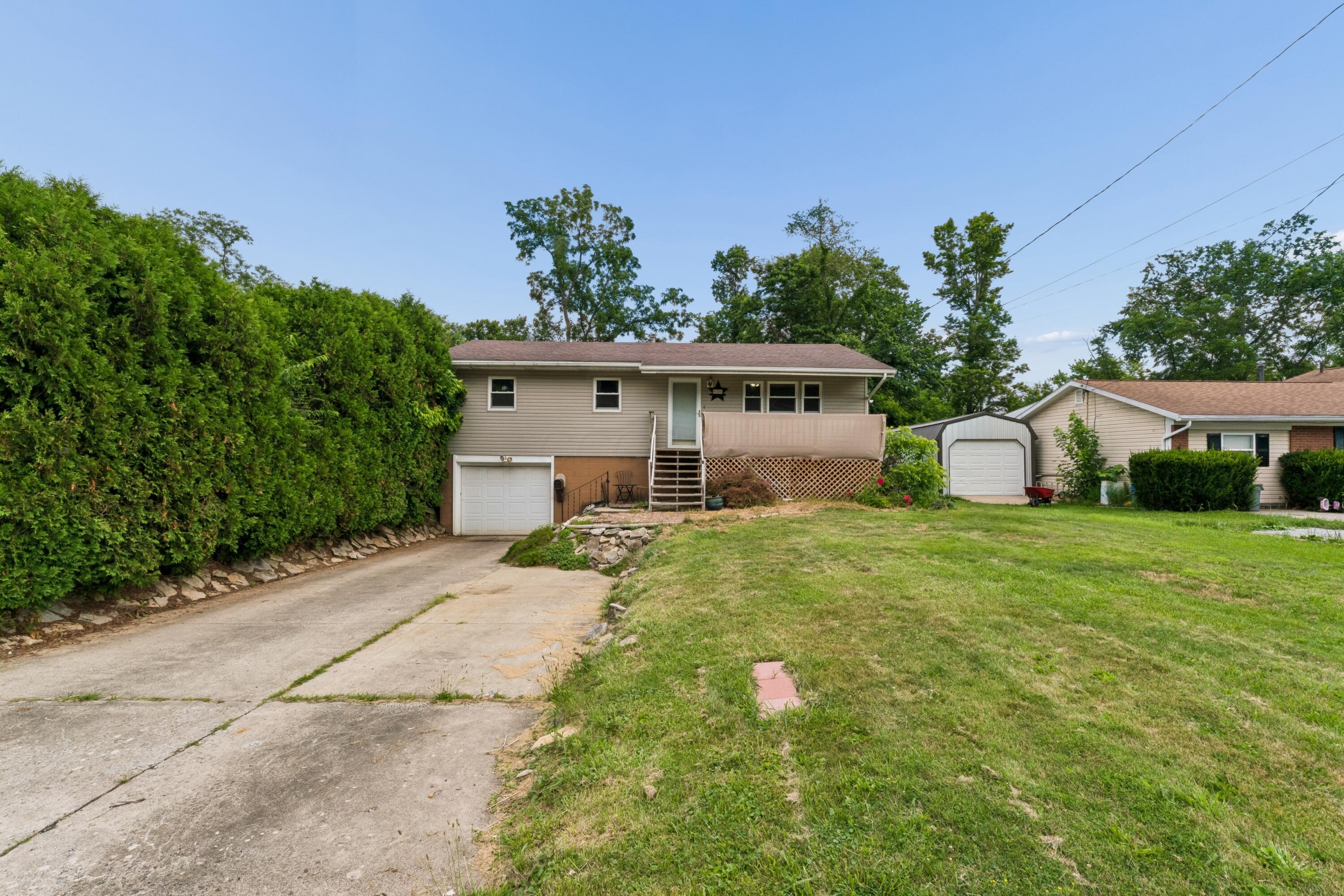 437 Brenda Drive Property Photo 3