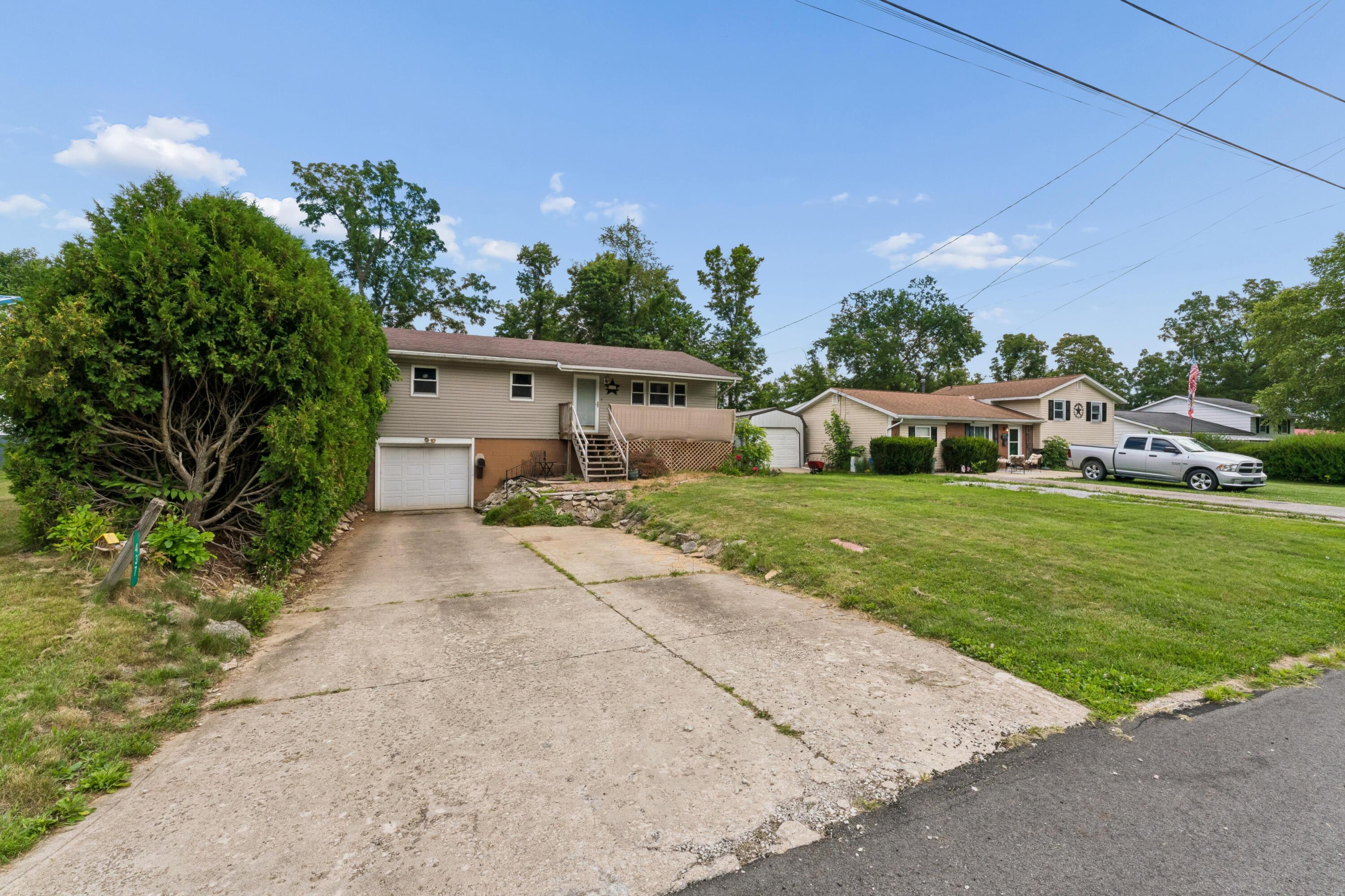 437 Brenda Drive Property Photo 4