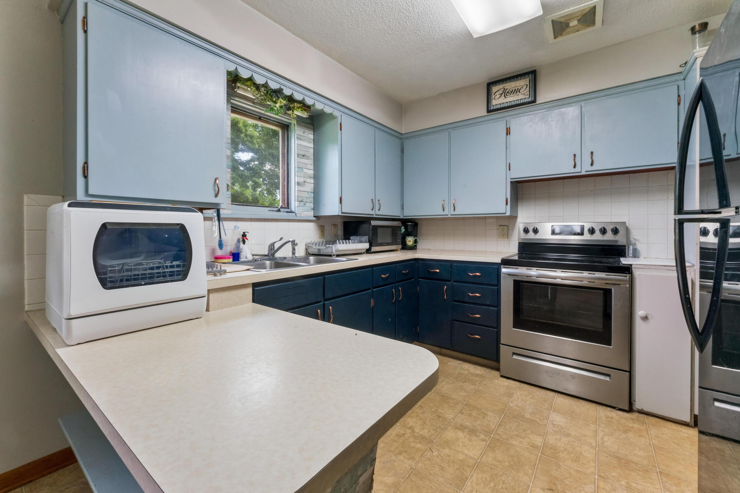 437 Brenda Drive Property Photo 8