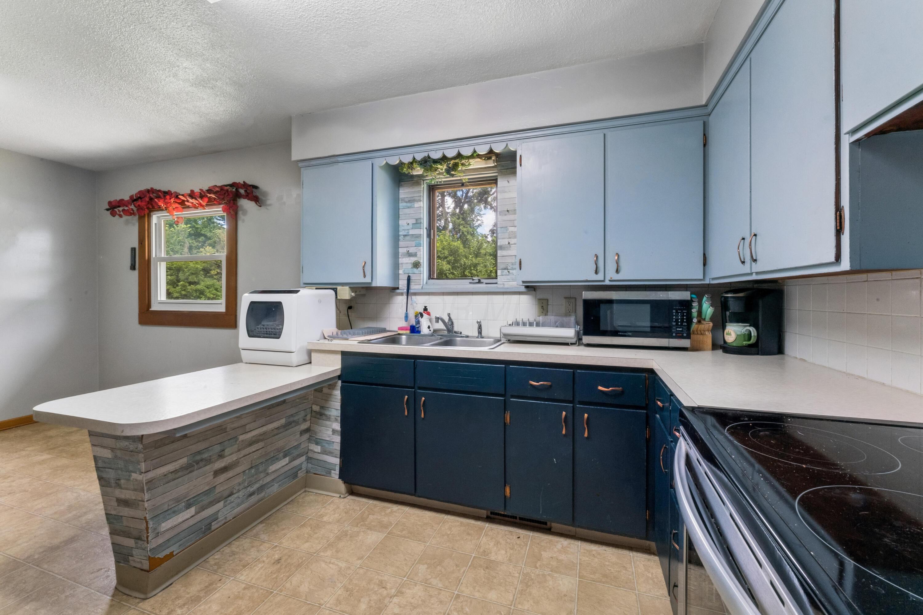 437 Brenda Drive Property Photo 10