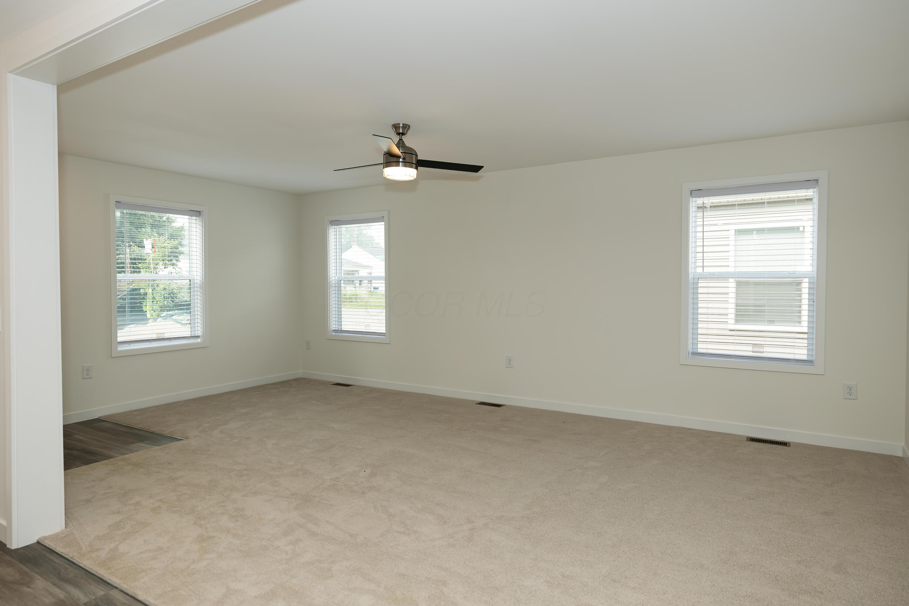160 E Channel Street Property Photo 9