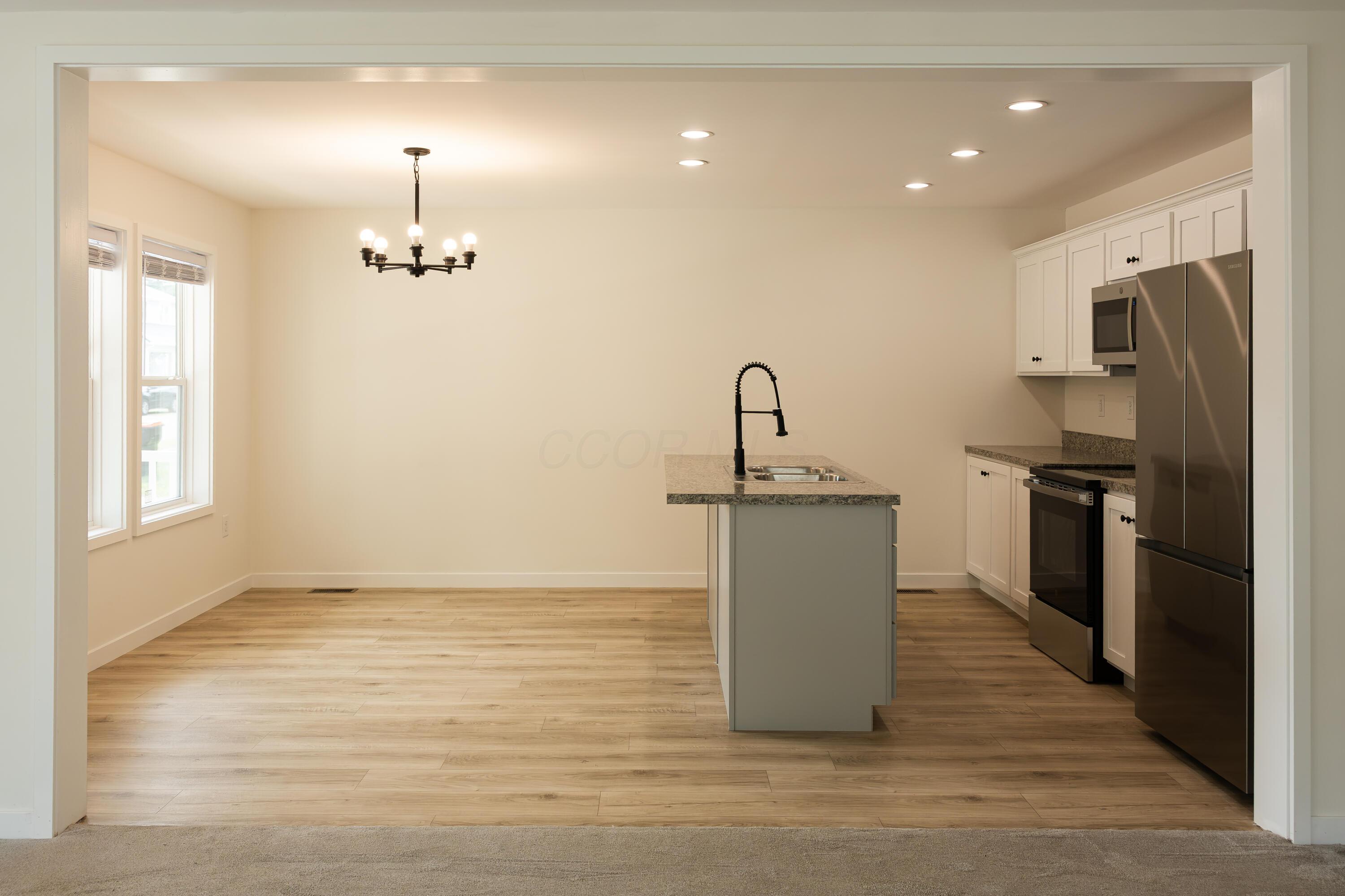 156 E Channel Street Property Photo 8