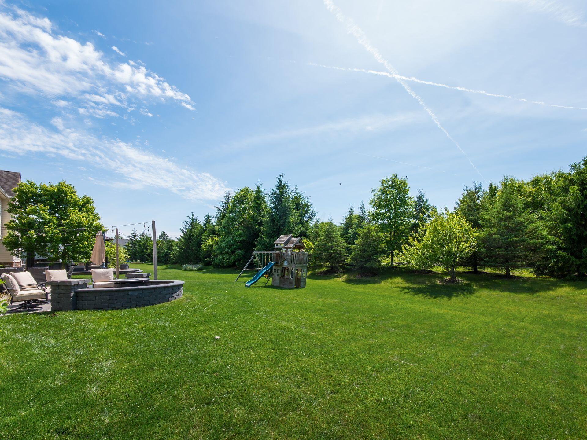 9557 Persimmon Place Property Photo 3
