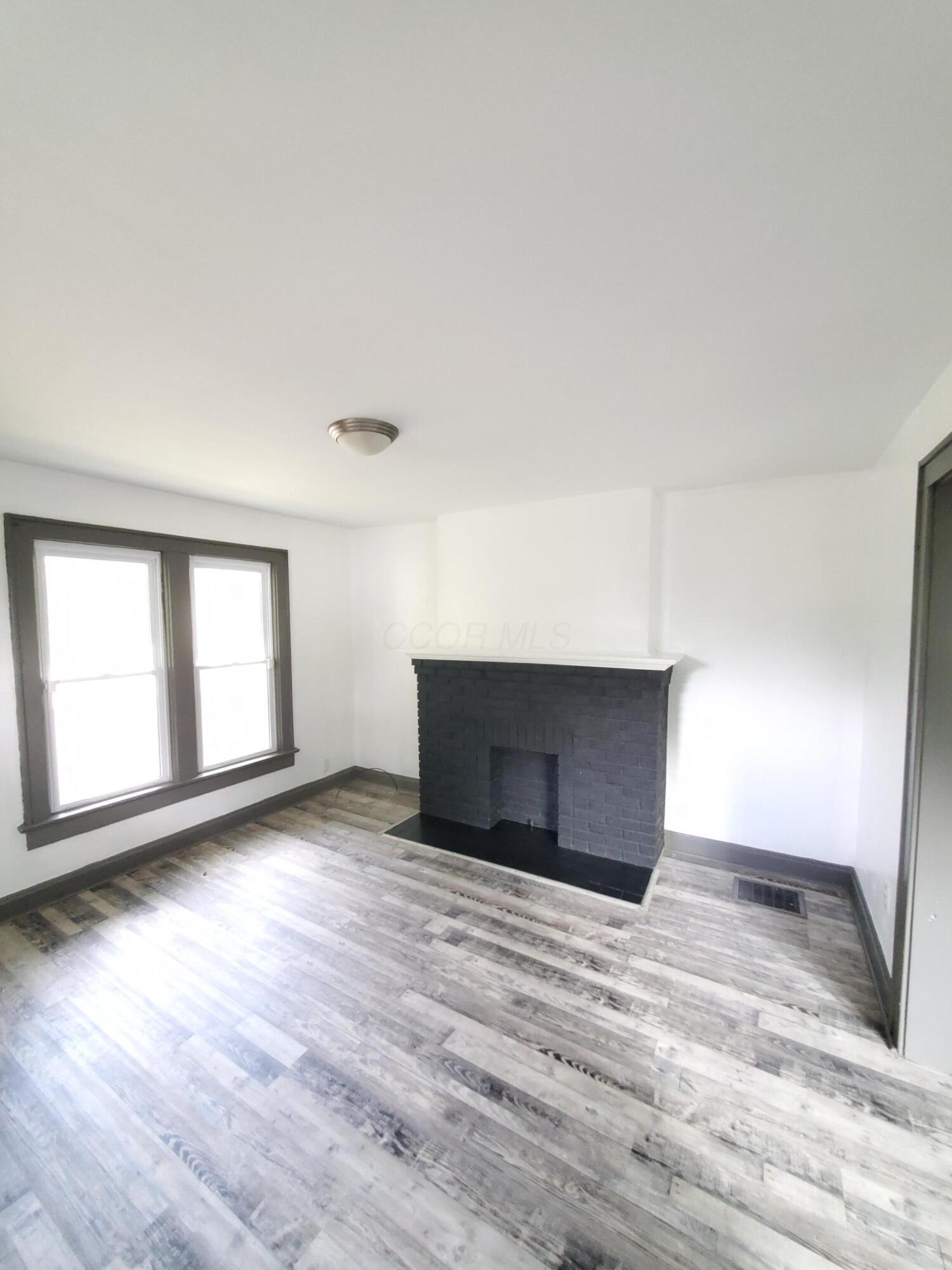 340 S Wayne Avenue Property Photo 8