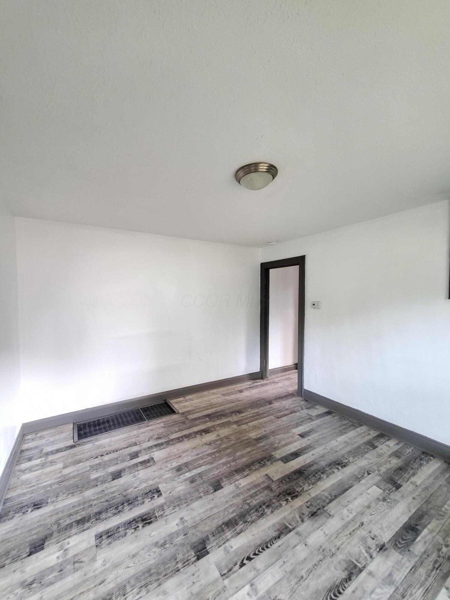 340 S Wayne Avenue Property Photo 12