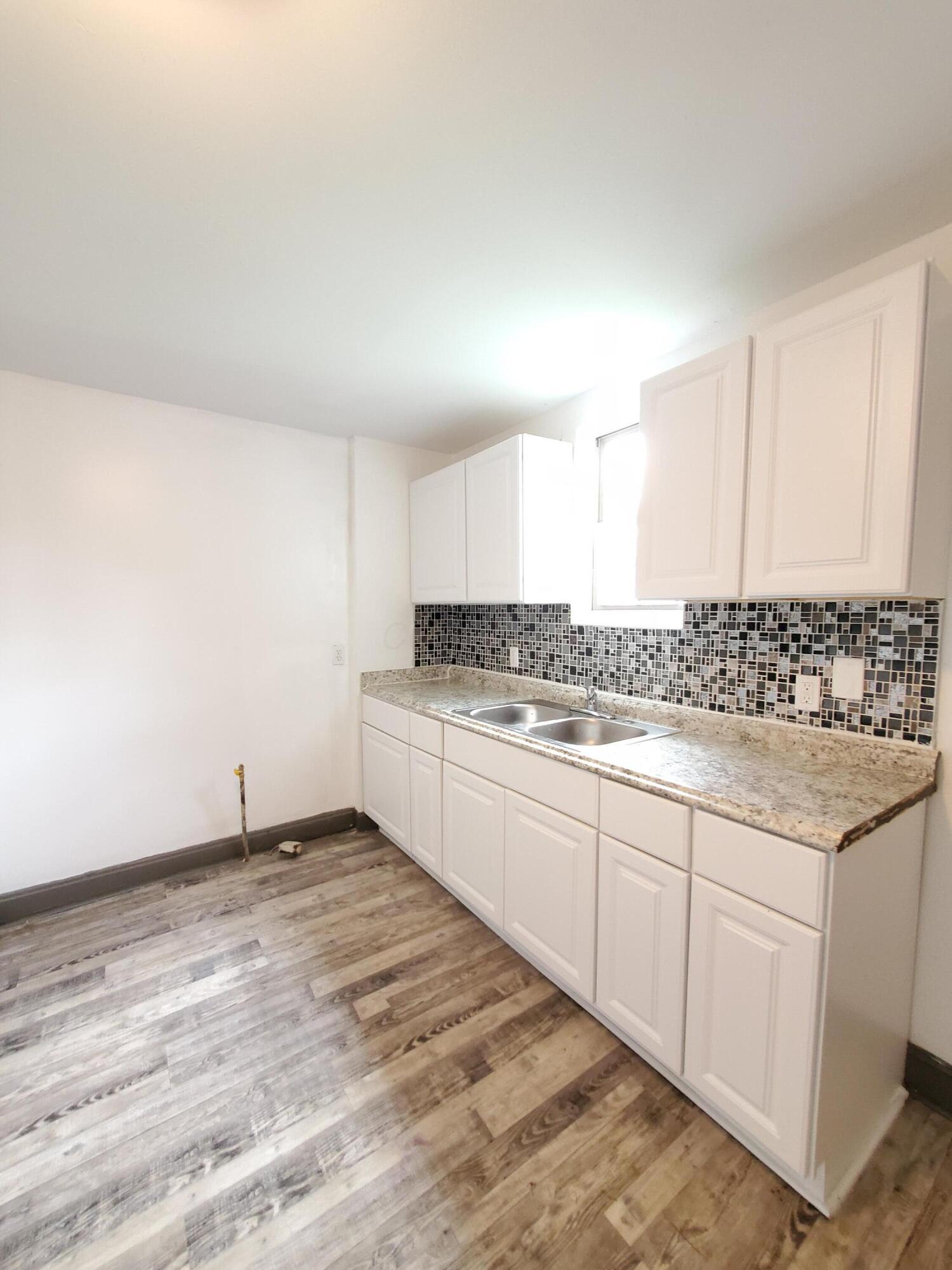340 S Wayne Avenue Property Photo 15